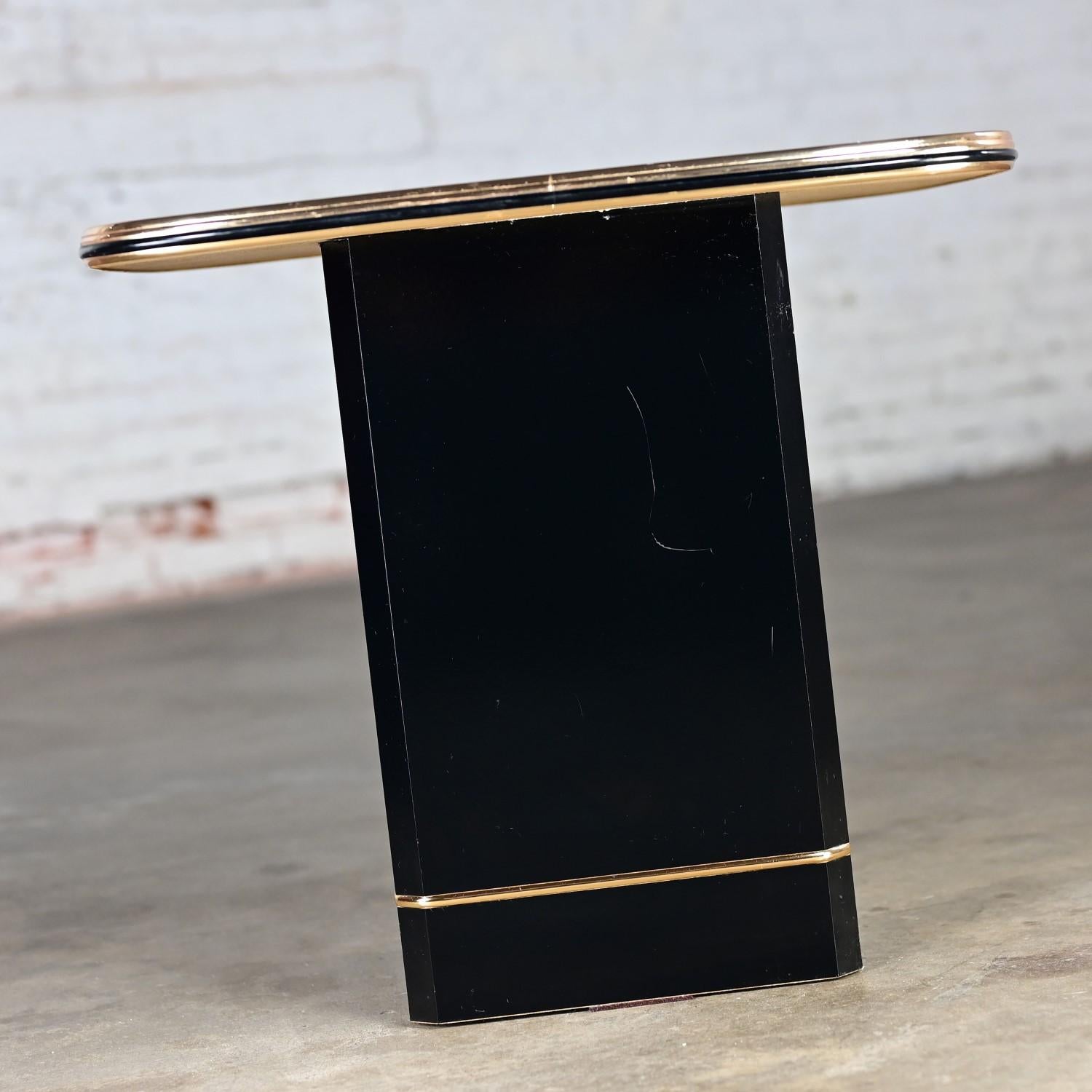 Postmodern End or Side Table with Mirror Top & Black Laquered Pedestal Base For Sale 2