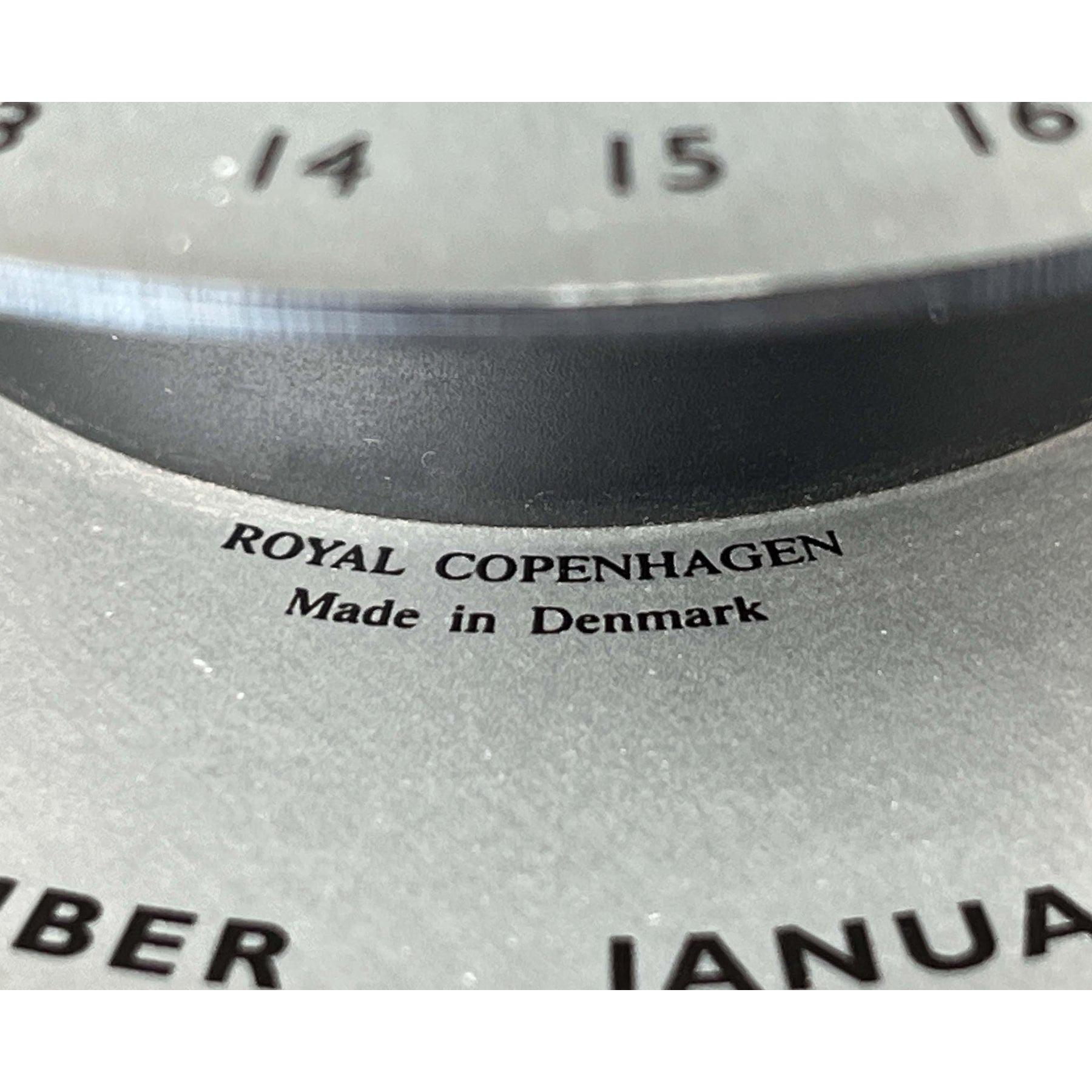 Postmoderner Ewigkeitskalender von Mette Kiellerup für Royal Copenhagen, 1980er Jahre im Angebot 8