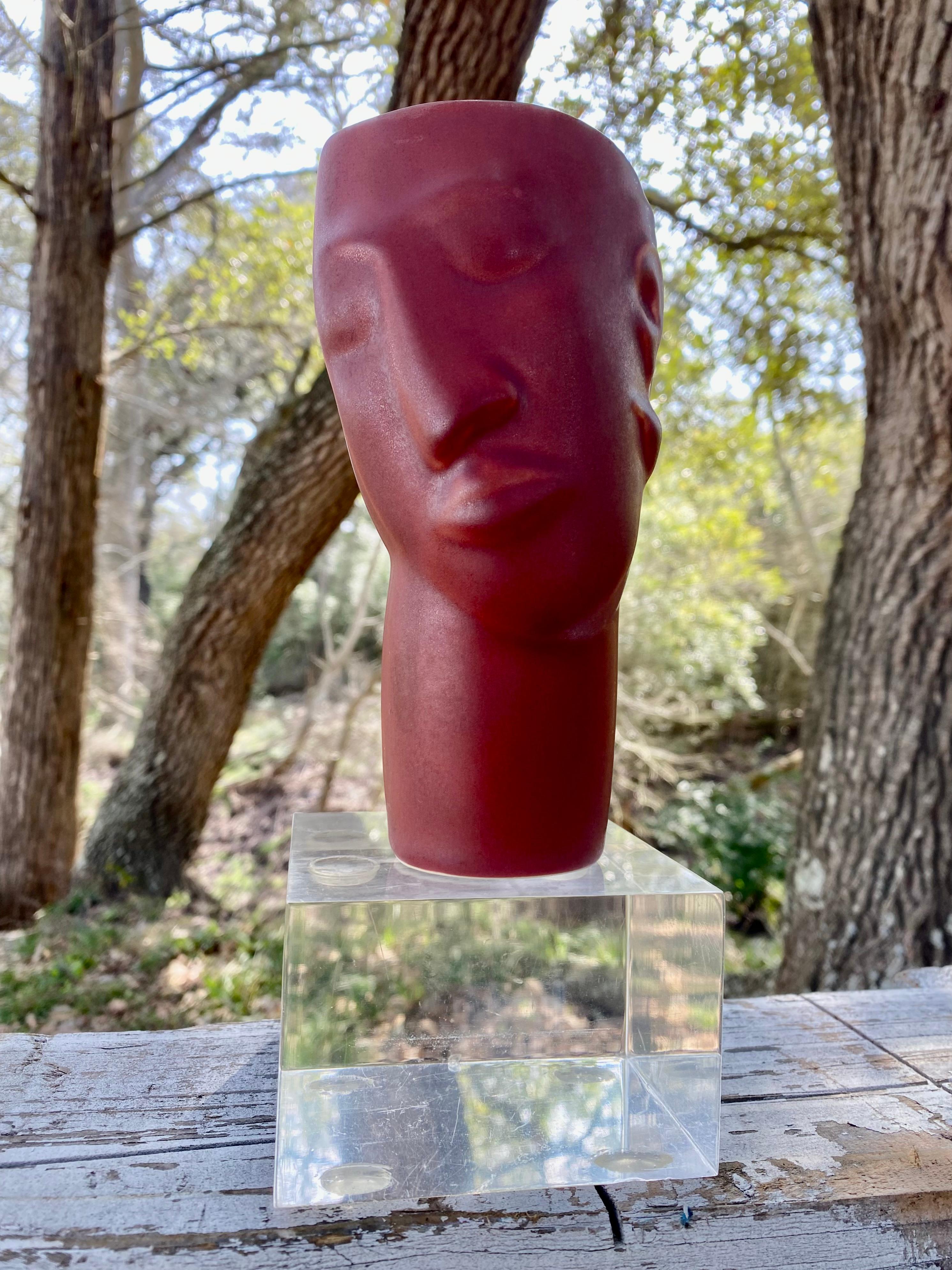 We are pleased to offer a stunning, dreamy Postmodern / Neo Art Deco biomorphic form vase by American artist Donna Polseno, circa the 1990s. The female face is turned to the side and she wears a whimsical tea pot earring.

In excellent condition and