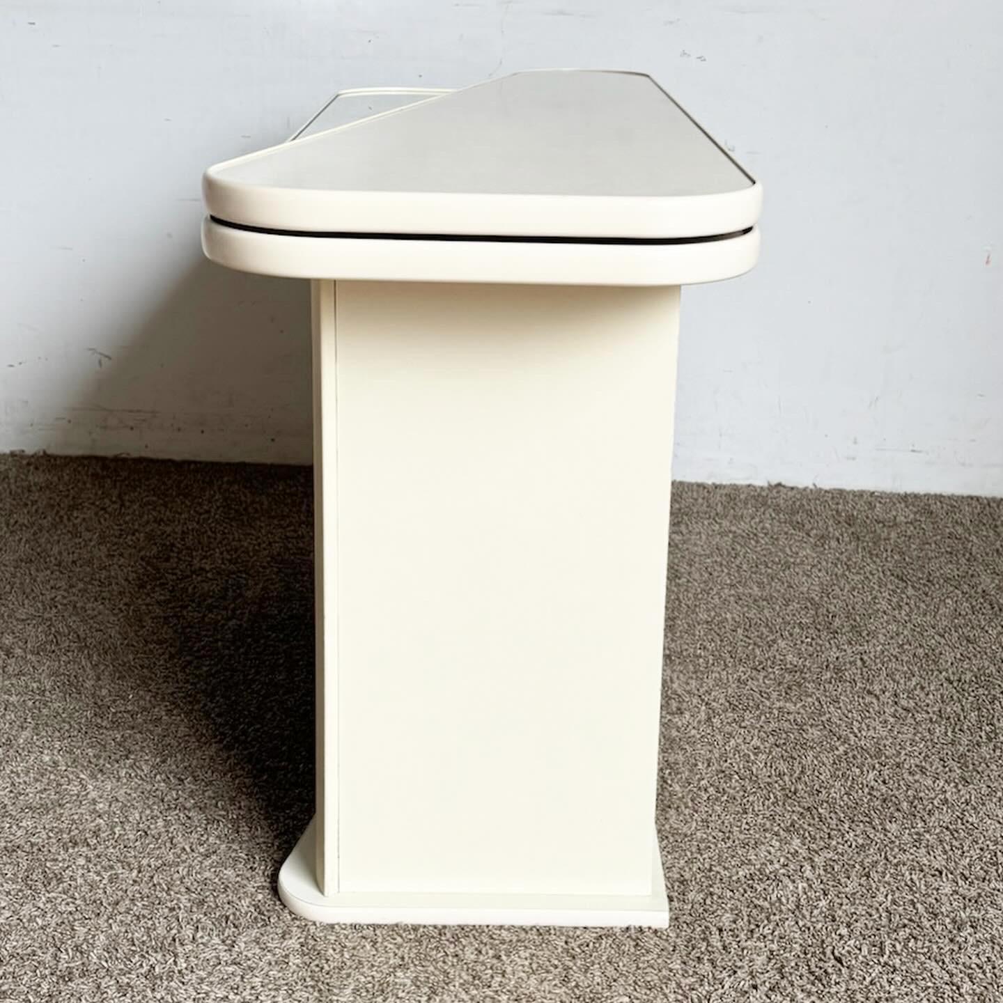 Américain Table console postmoderne en stratifié de faux marbre et miroir en vente
