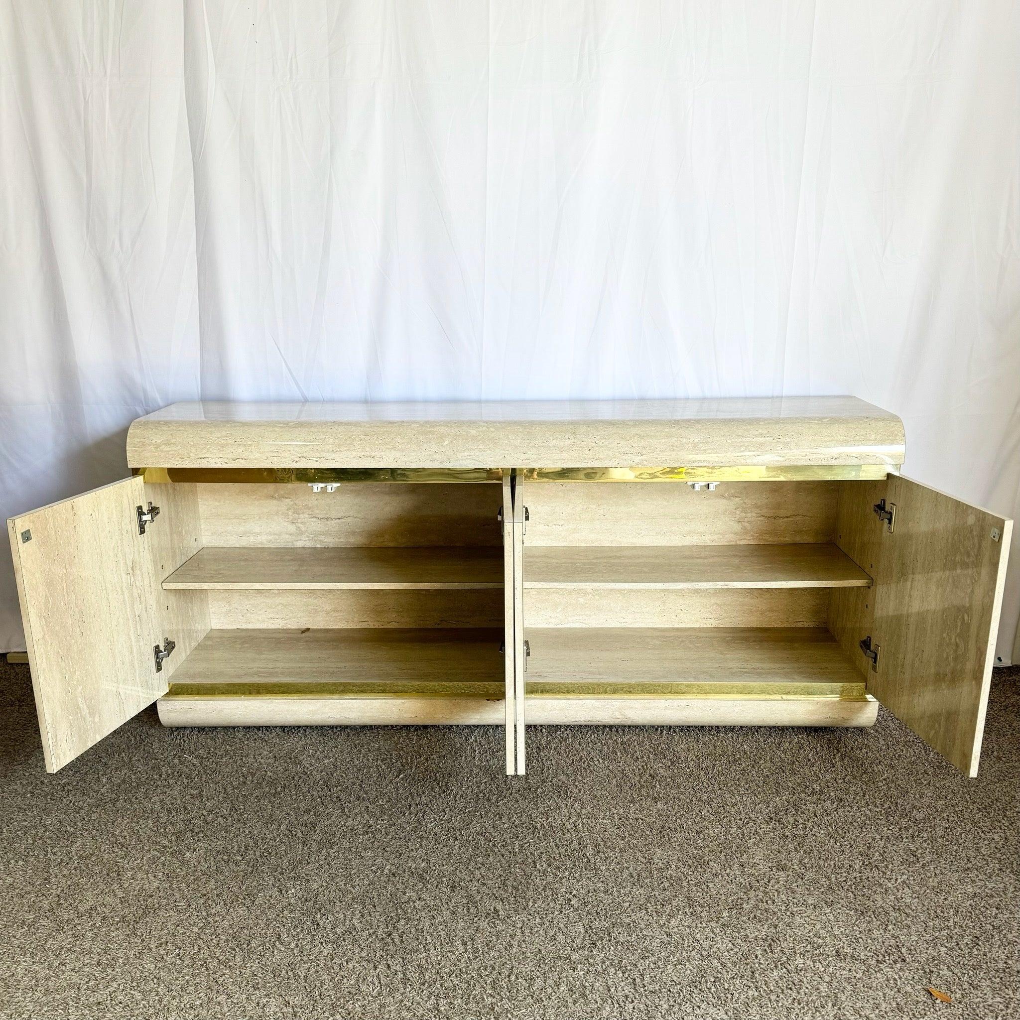 Legno Credenza a cascata postmoderna in laminato finto travertino con accenti dorati in vendita