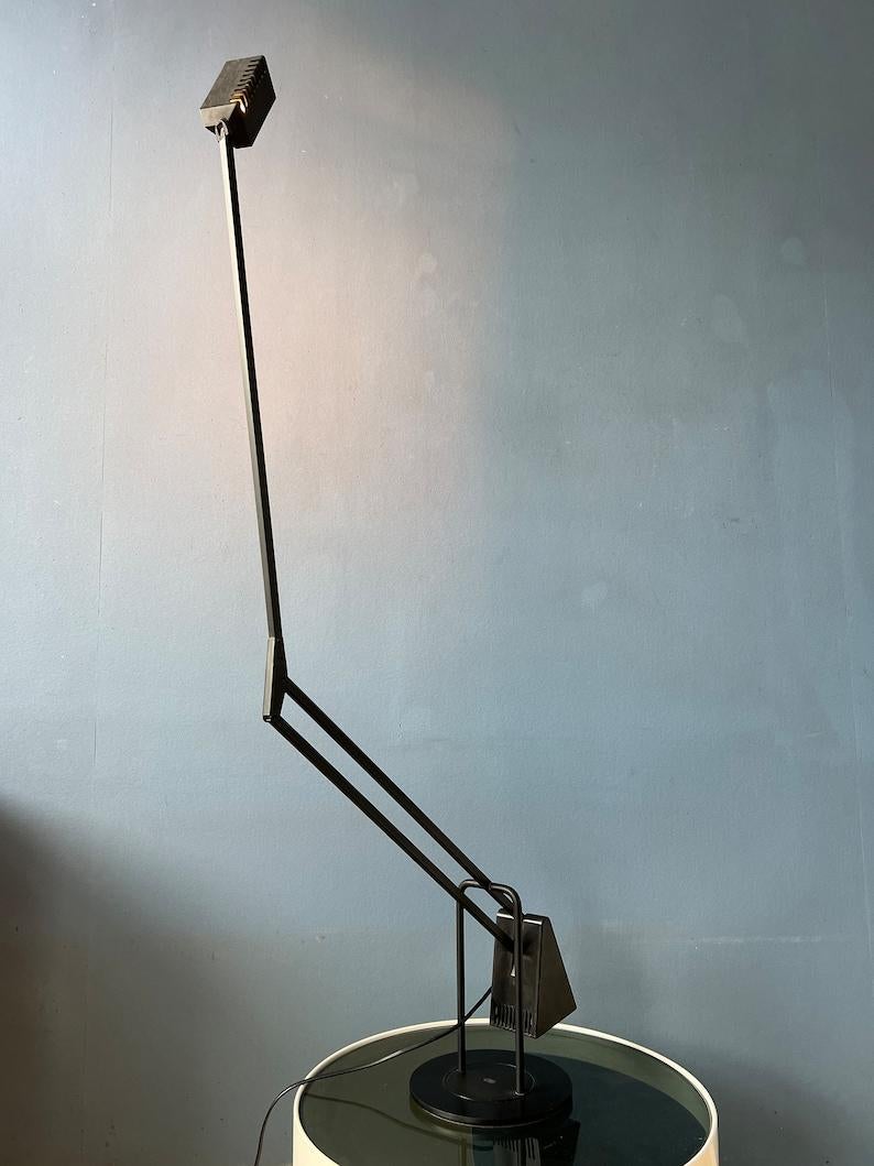 Postmoderne Flamingo-Schreibtischlampe von Fridolin Naef für Luxo, 80er Jahre im Zustand „Hervorragend“ im Angebot in ROTTERDAM, ZH