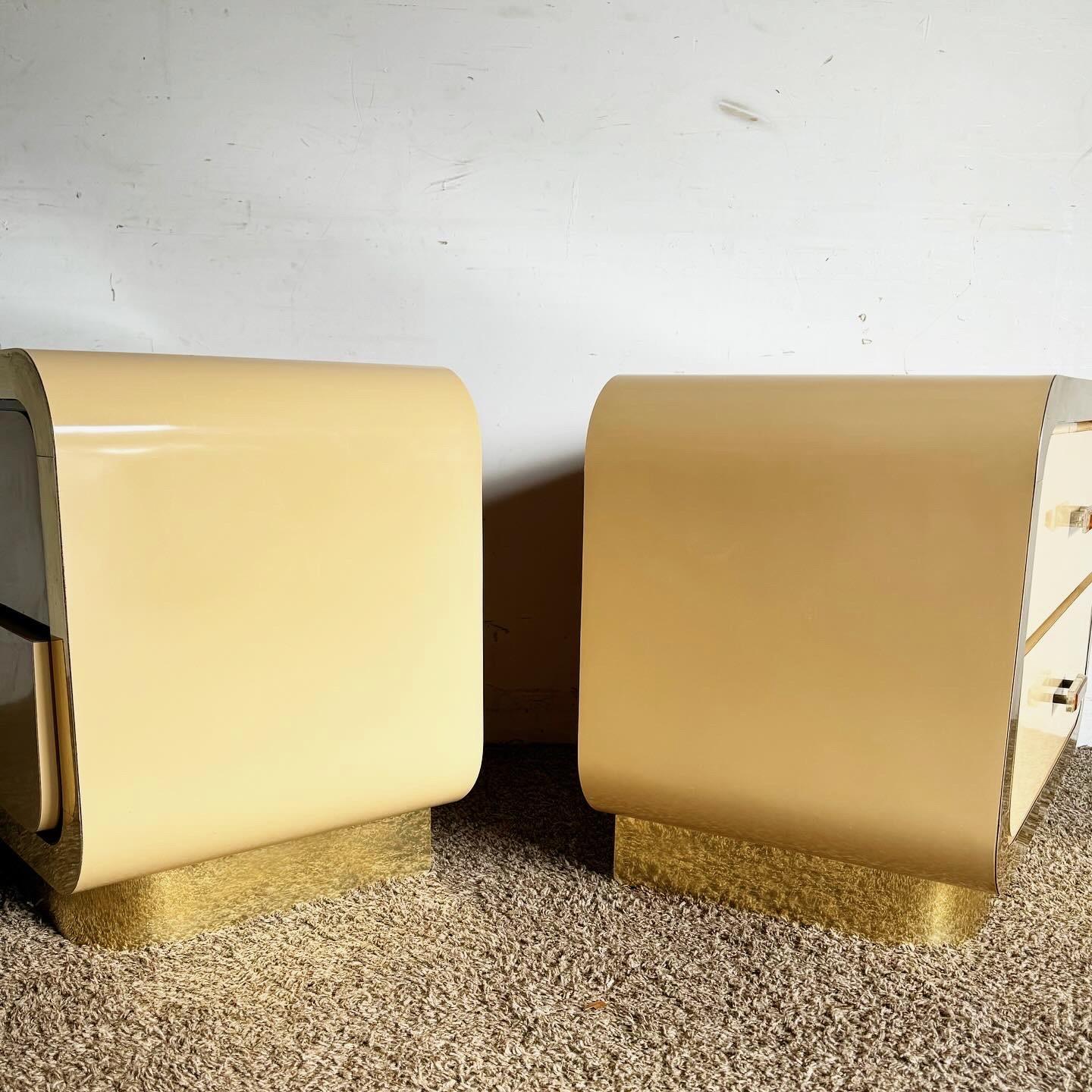 Postmodern Flesh Lacquer Laminate Waterfall Nightstands With Gold Accents - Pair In Good Condition For Sale In Delray Beach, FL