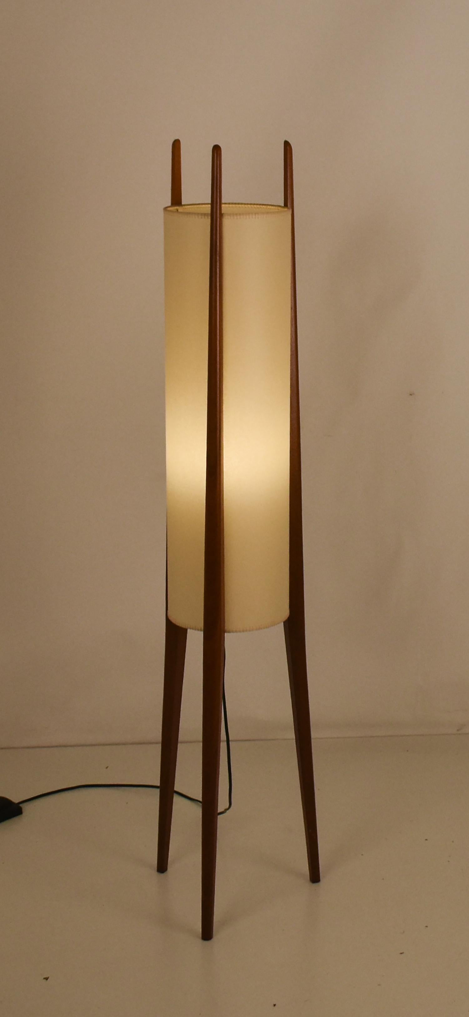 Wood Postmodern Rumba floor lamp by Helena Poch for Taller Uno. 1990's