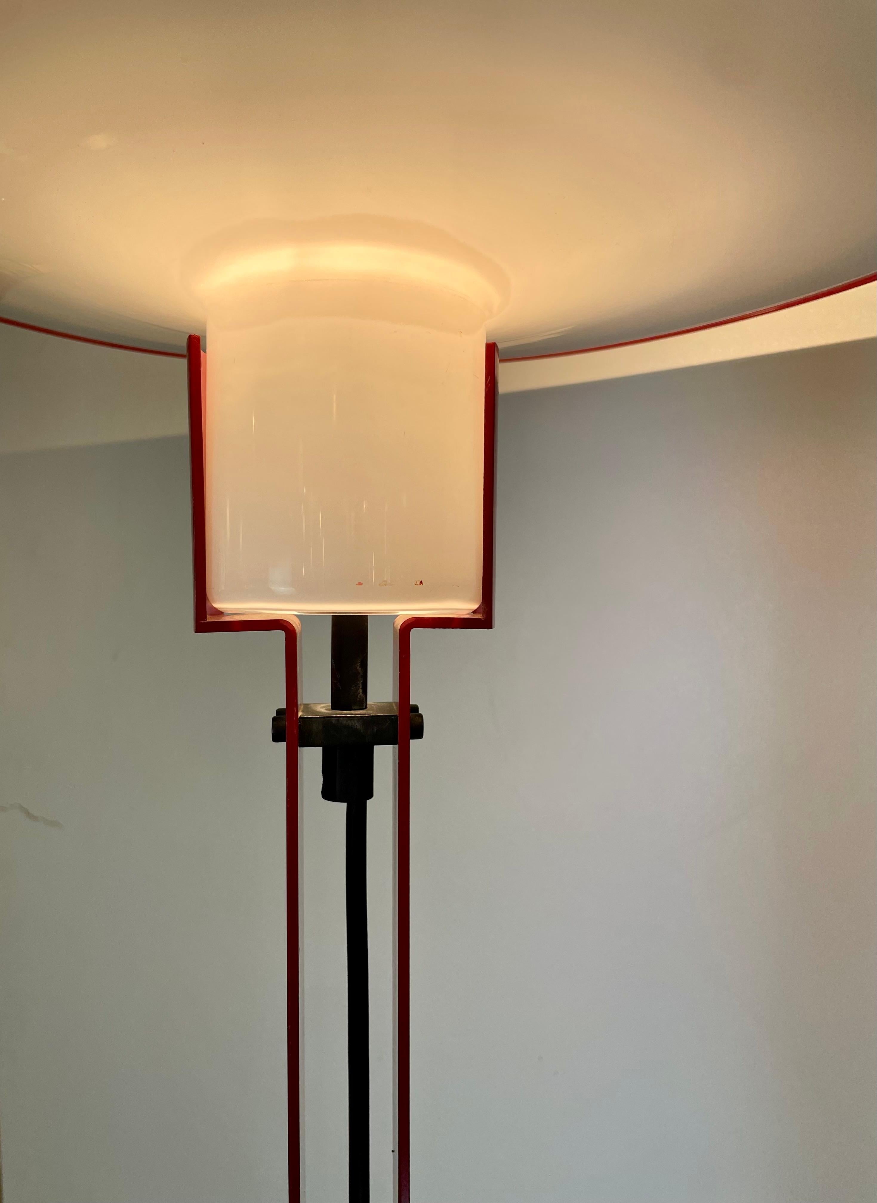 Lámpara de pie postmoderna de VeArt, años 80 en Bueno estado para la venta en Brussel, BE