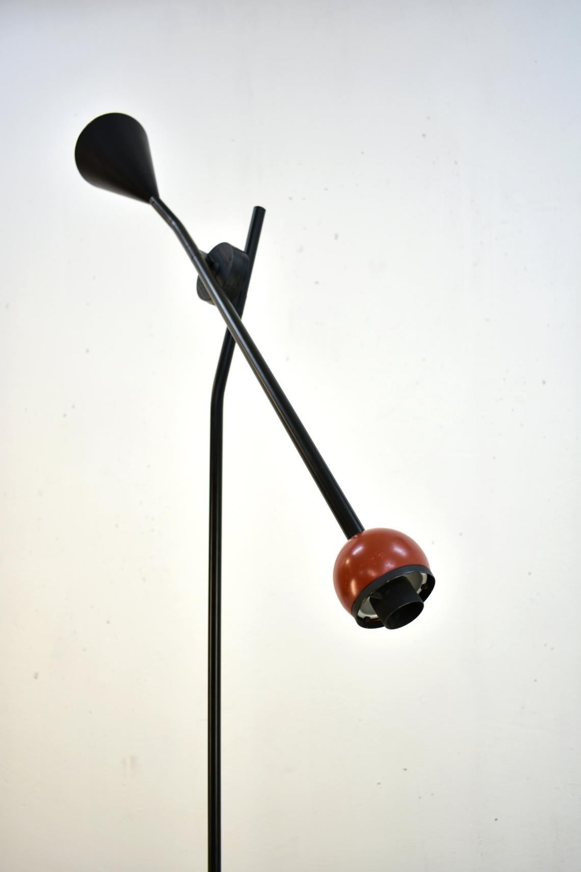 Lampada da terra postmoderna 'Ettore' di Ernesto Gizmondi per Artemide, Italia, anni '80 In condizioni buone in vendita a Zagreb, HR