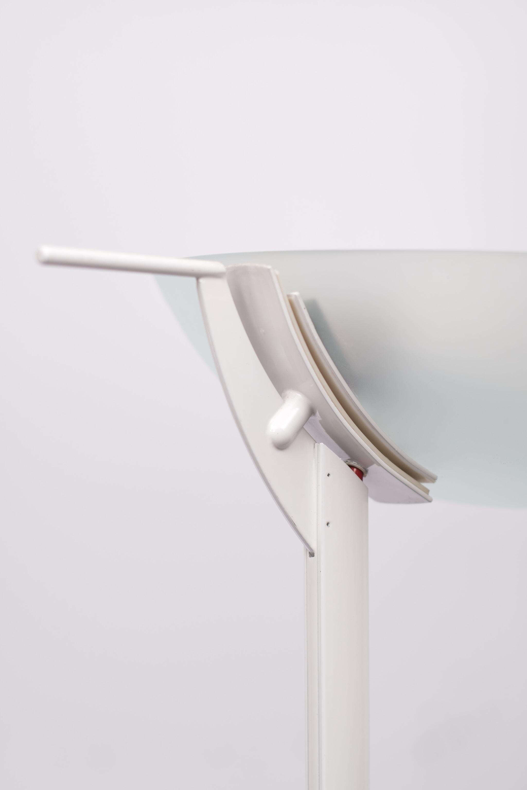 Italian Postmodern floor lamp Fagiolo Moriconi for Cil Italia 1970s For Sale