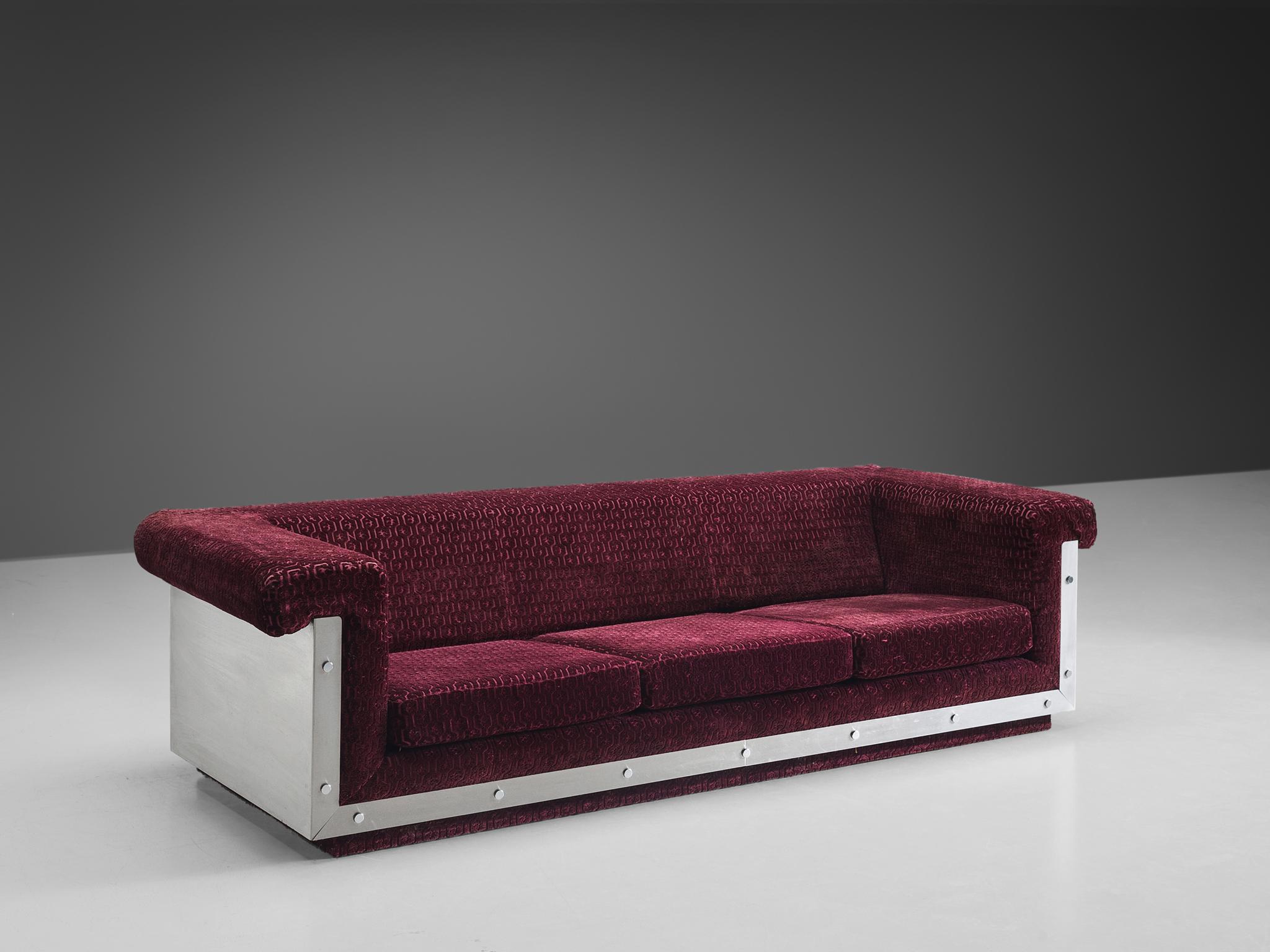 Sofa, stainless steel, velvet, France, late 1960s

Modern and sleek sofa in stainless steel and velvet patterned upholstery. This sofa has a very strong expression mostly created by the shimmering steel case. This base holds the cushions,