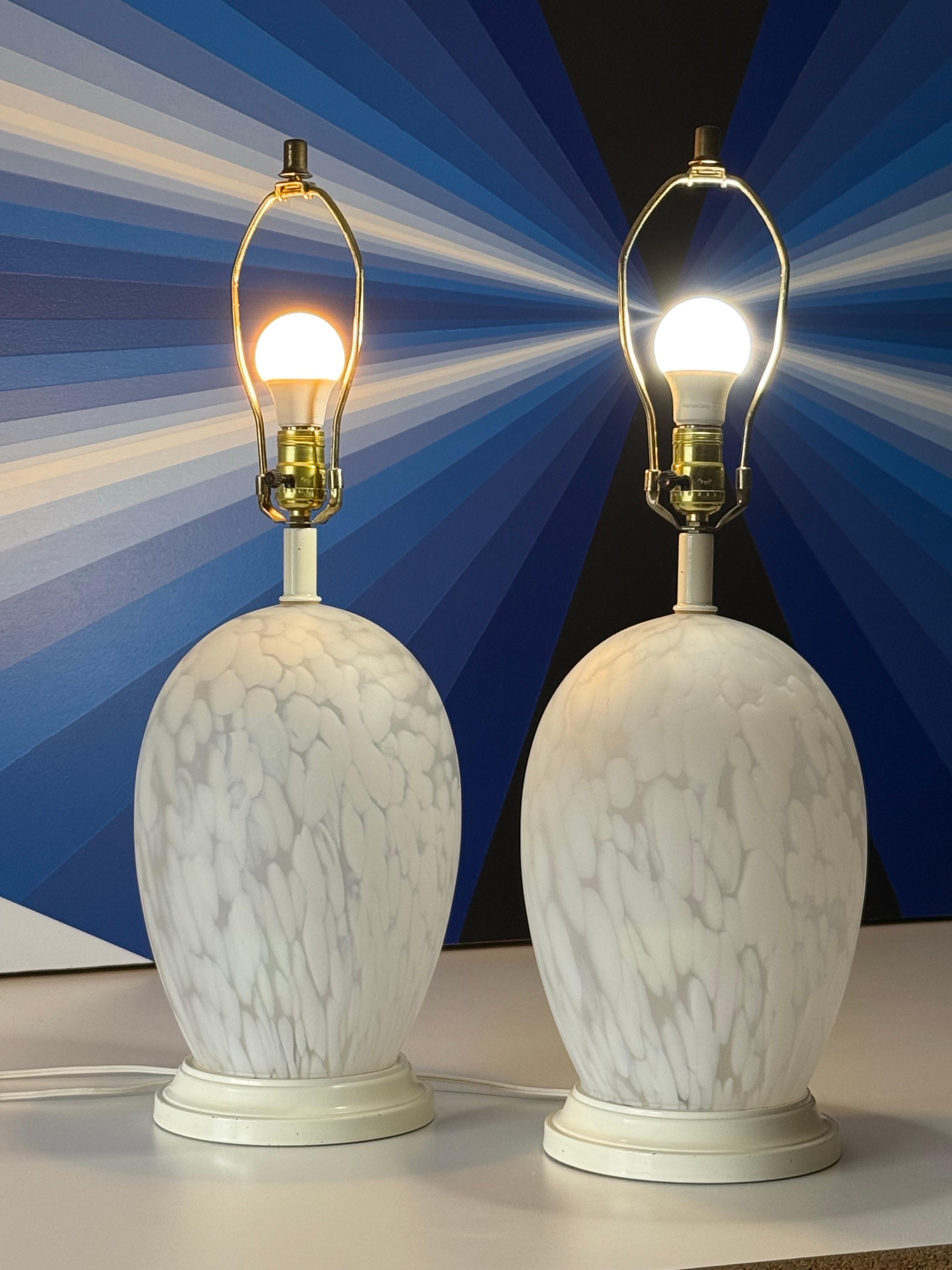 Postmodern Frosted Glass Table Lamps in the Style of Murano For Sale 4