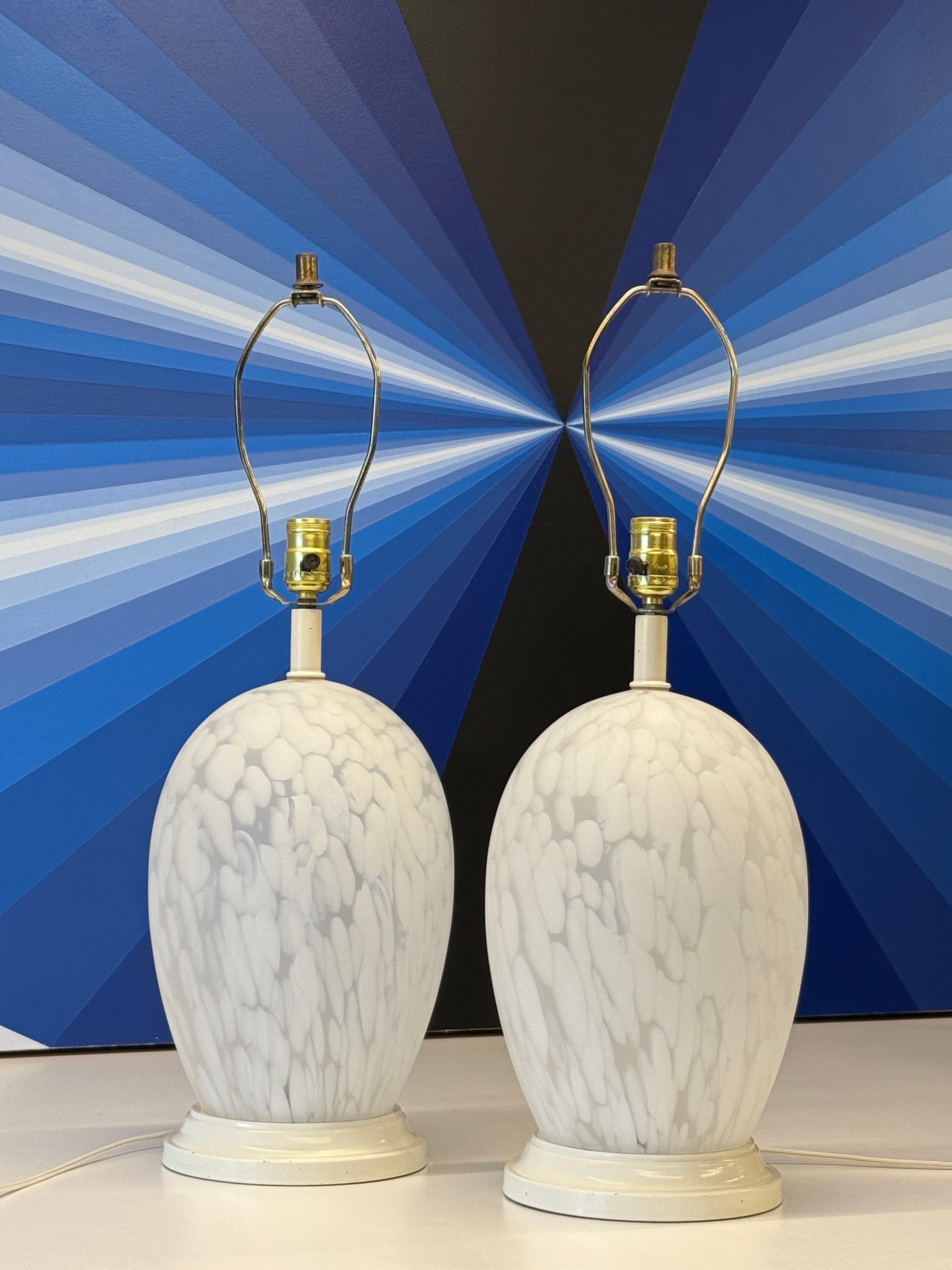 Postmodern Frosted Glass Table Lamps in the Style of Murano In Good Condition For Sale In Raleigh, NC