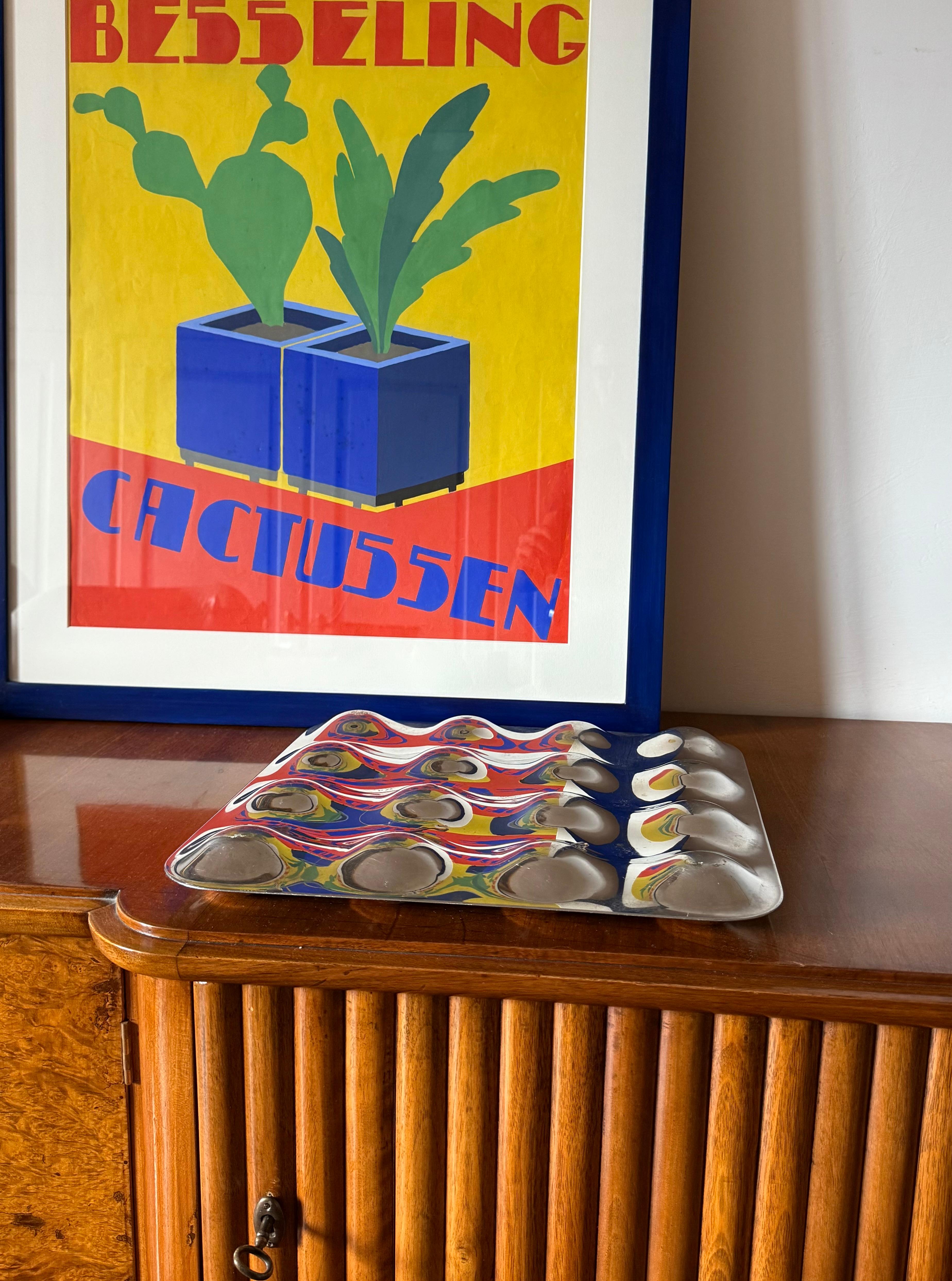 Postmodern 'Fruitscape' centerpiece / fruits bowl

Designed by Stefano Giovannoni for Alessi Italy 2000s

H 4 cm - 35,5 × 35,5 cm

Conditions: very good consistent with age and use.