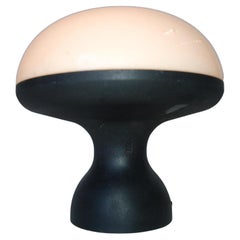 Lampada da tavolo futurista postmoderna in plastica a forma di fungo