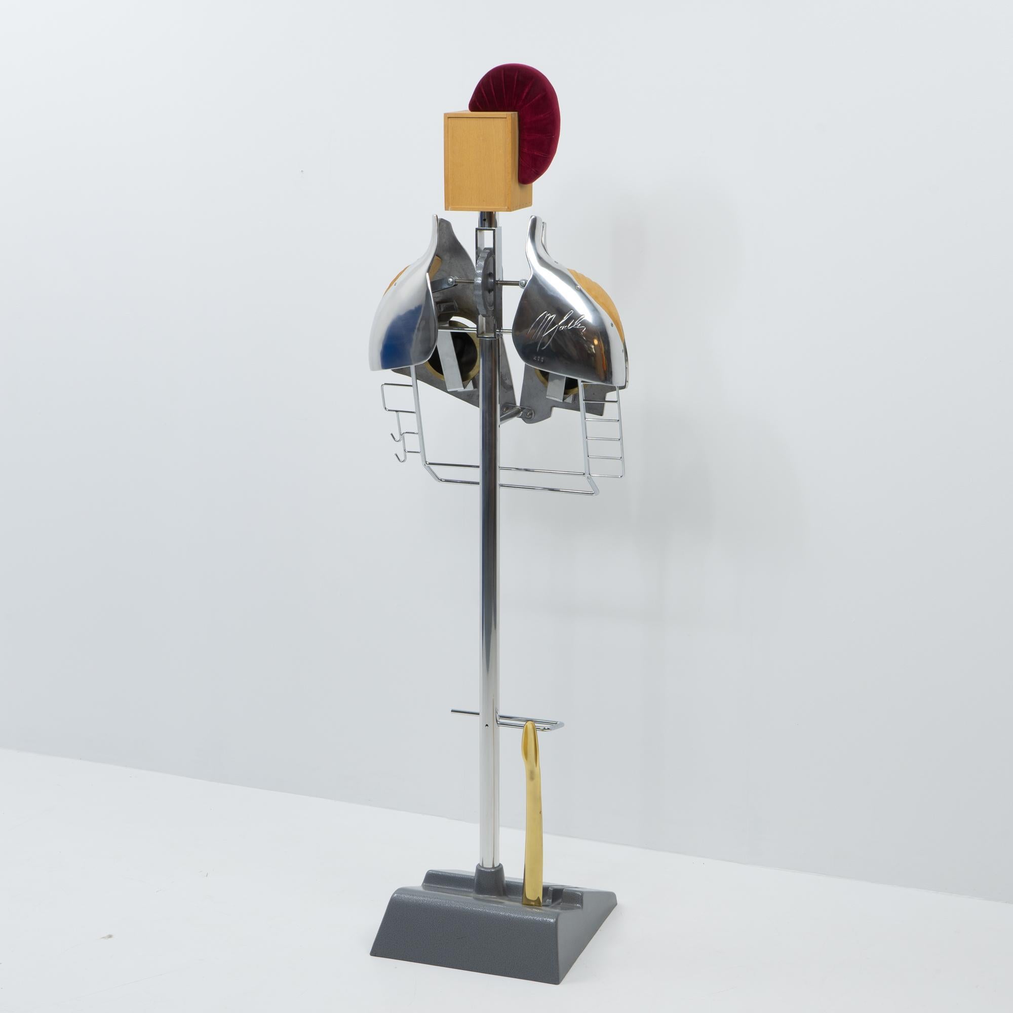 Postmoderner Gaston Valet Stand von Marc Sadler für Boffi, Italien 1990er Jahre (Ende des 20. Jahrhunderts) im Angebot
