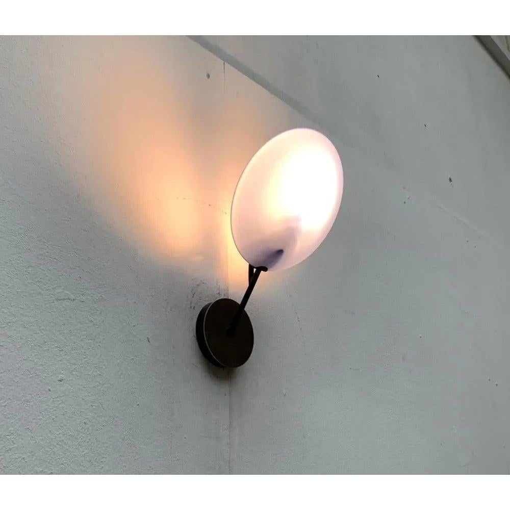 Lampada da parete in vetro tedesca postmoderna di Hillebrand Lighting, anni '90 in vendita 1