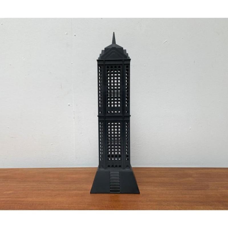 Porte-documents postmoderne allemand de la tour de Manhattan, 52e rue, Koziol, années 1990 en vente 3