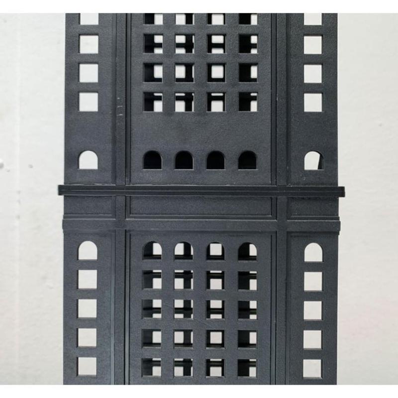 Porte-documents postmoderne allemand de la tour de Manhattan, 52e rue, Koziol, années 1990 en vente 2