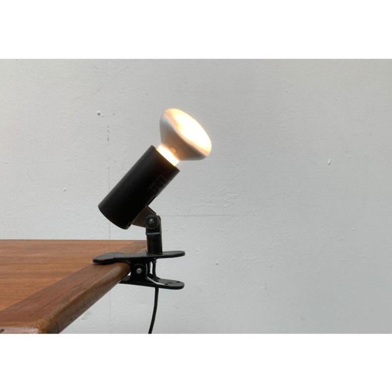 Lámpara de pinza minimalista alemana postmoderna de Erco, años 80 en venta 3