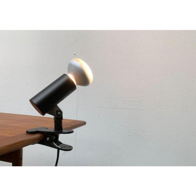 Lámpara de pinza minimalista alemana postmoderna de Erco, años 80 en venta 1