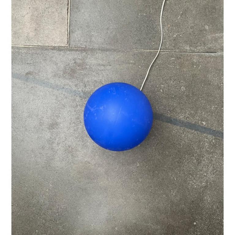 Lámpara de pie postmoderna modelo alemán Pinguin Balancing, de Dominic Symons, años 90 en venta 5