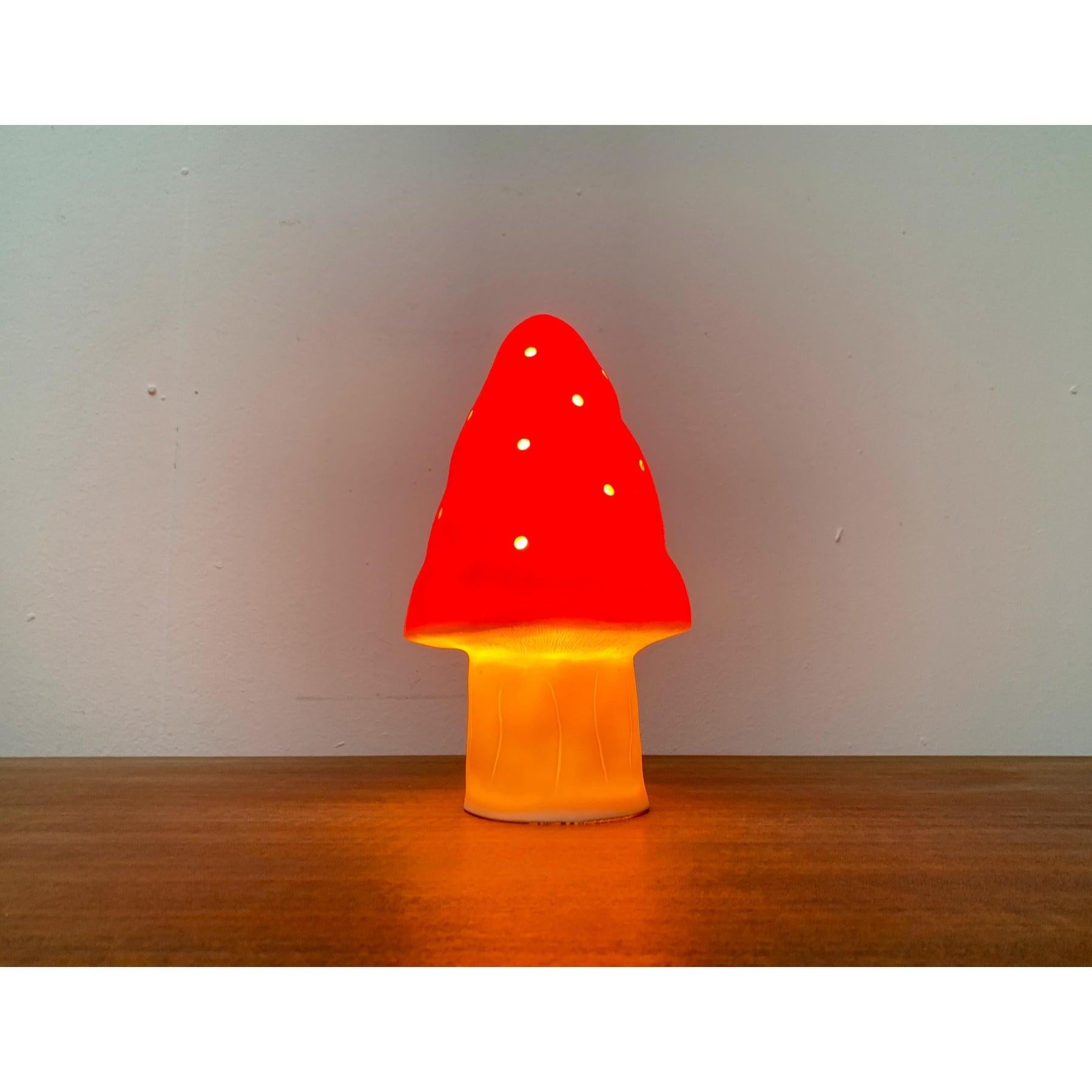 Postmodern German Plastic Mushroom Table Lamp from Heico For Sale 6