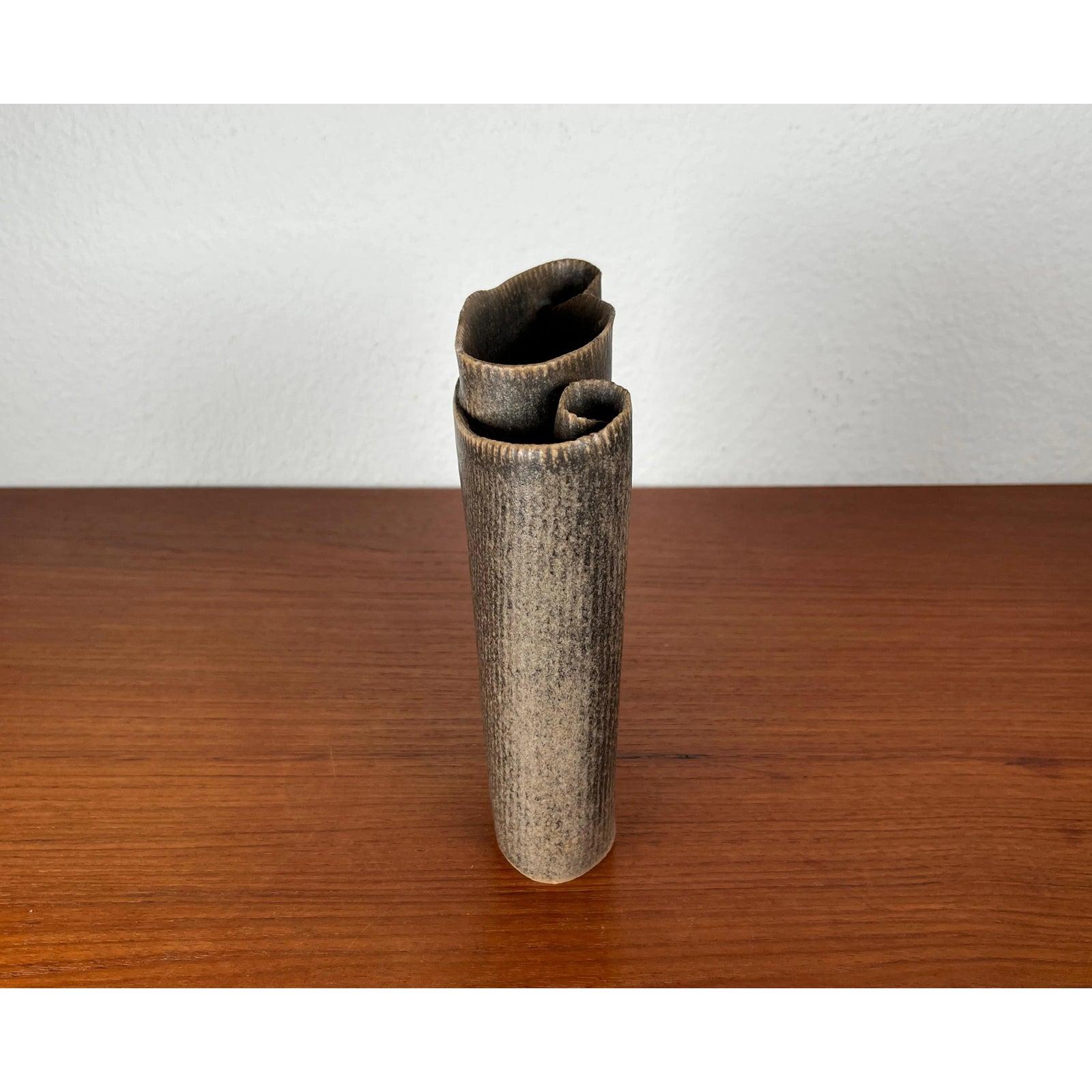 Tedesco Vaso-scultura postmoderno in Studio Pottery tedesco, 1982 in vendita
