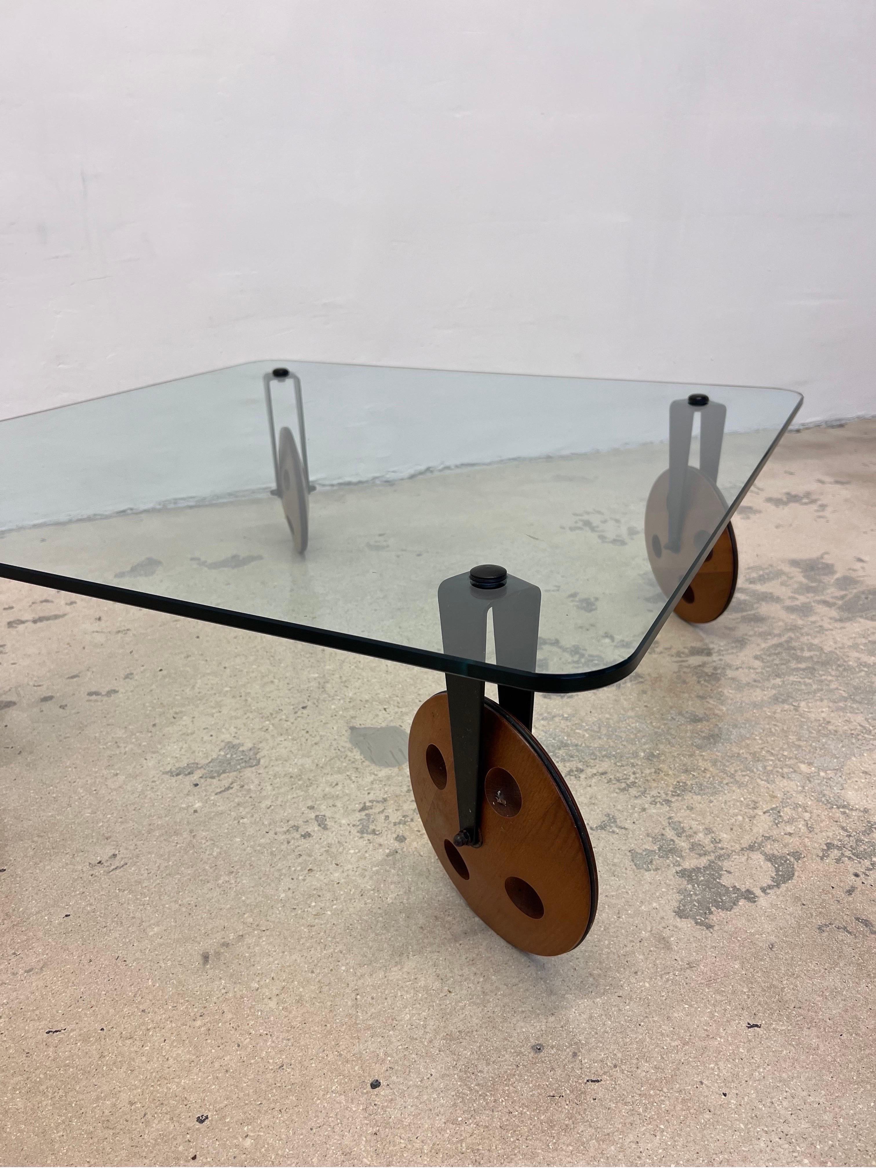 20th Century Postmodern Glass Coffee Table on Wheels After Gae Aulenti, 1980s