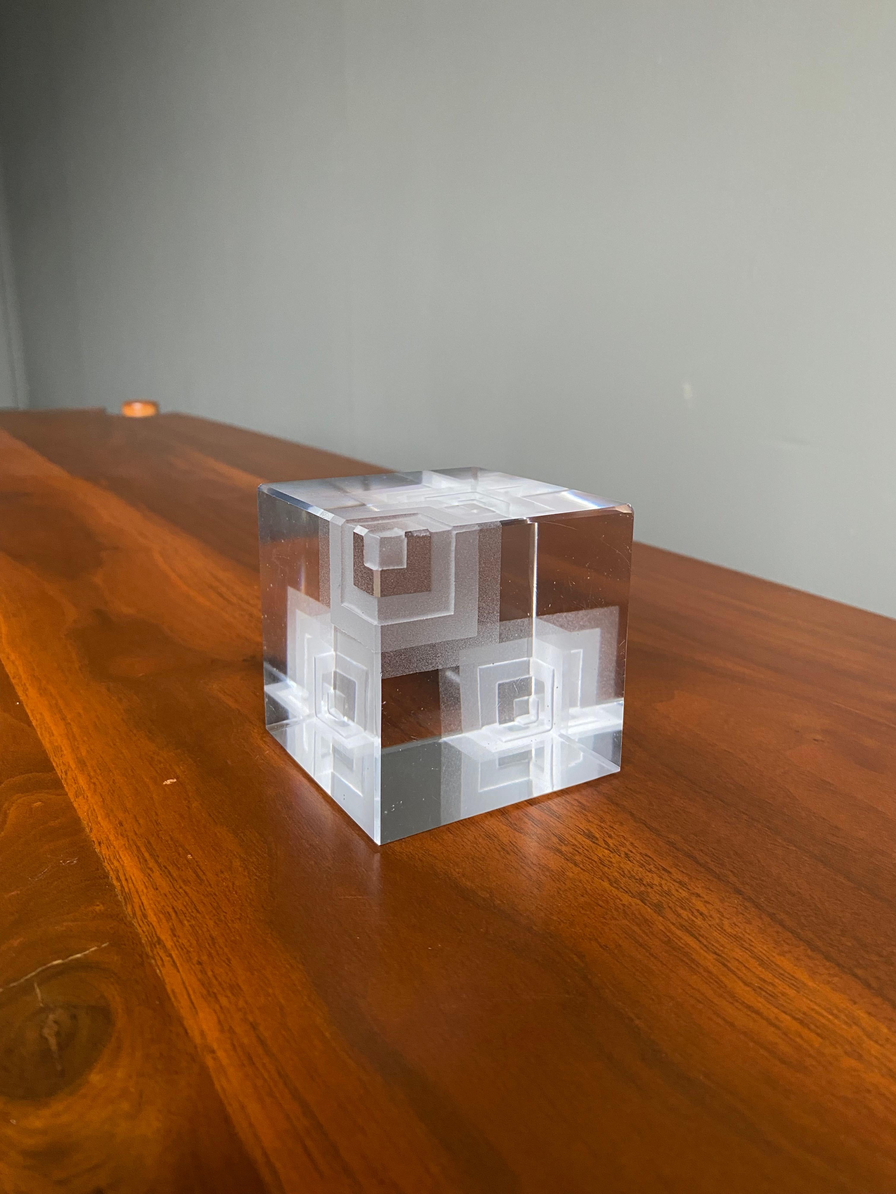 Postmodern Glass Cube Paperweight,  1980's  For Sale 6