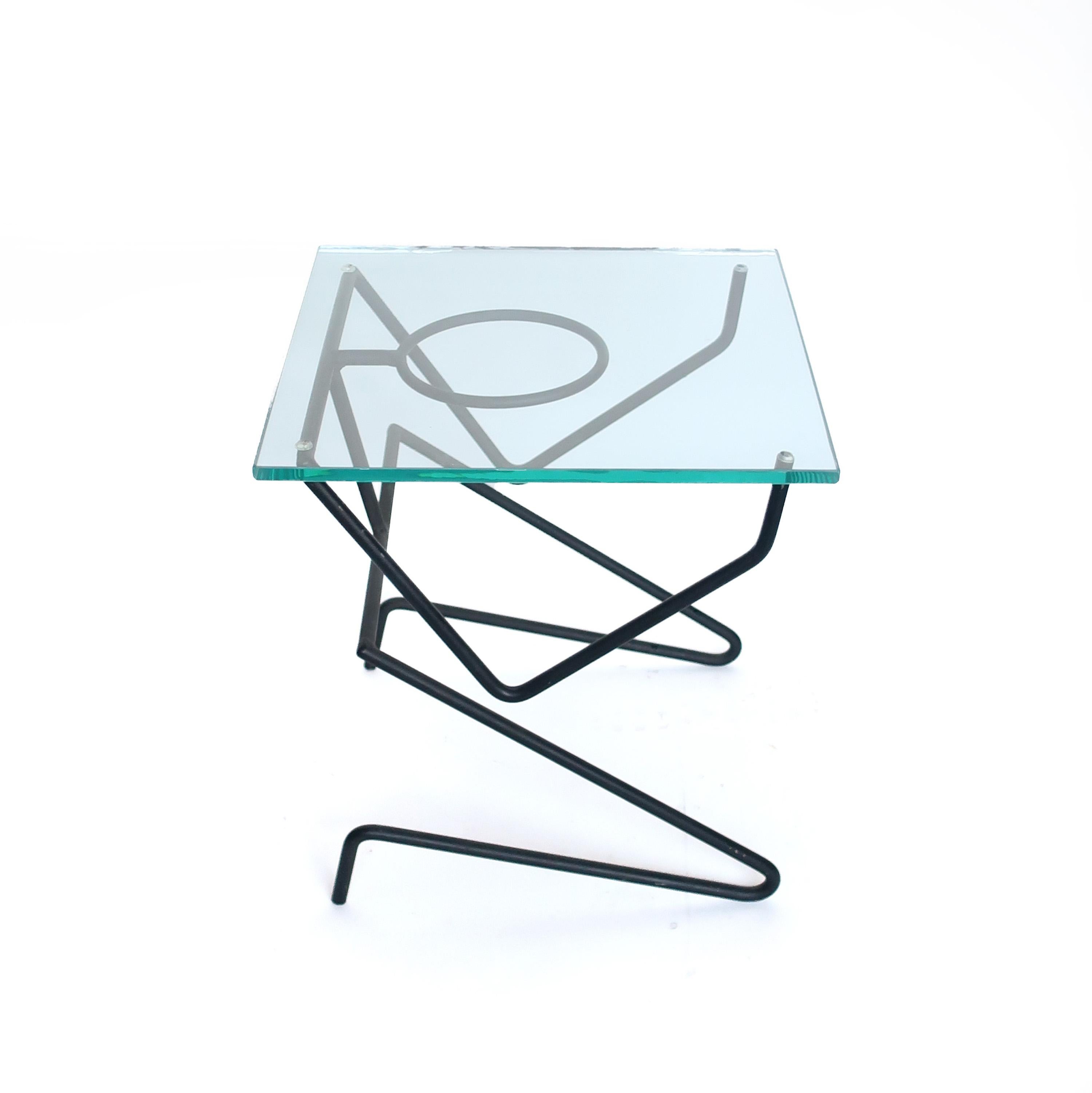 Postmodern Glass Figural Side Table In Good Condition In Brooklyn, NY