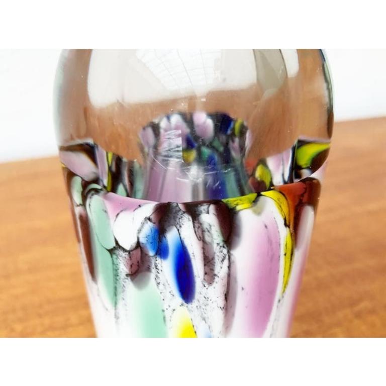 Vaso in vetro postmoderno di Hans Jürgen Richartz per Richartz Art Collection, anni '80, in ottime condizioni. Progettato dal 1980 al 1989 Questo pezzo ha un marchio di attribuzione, sono sicuro che sia completamente autentico e mi assumo la piena
