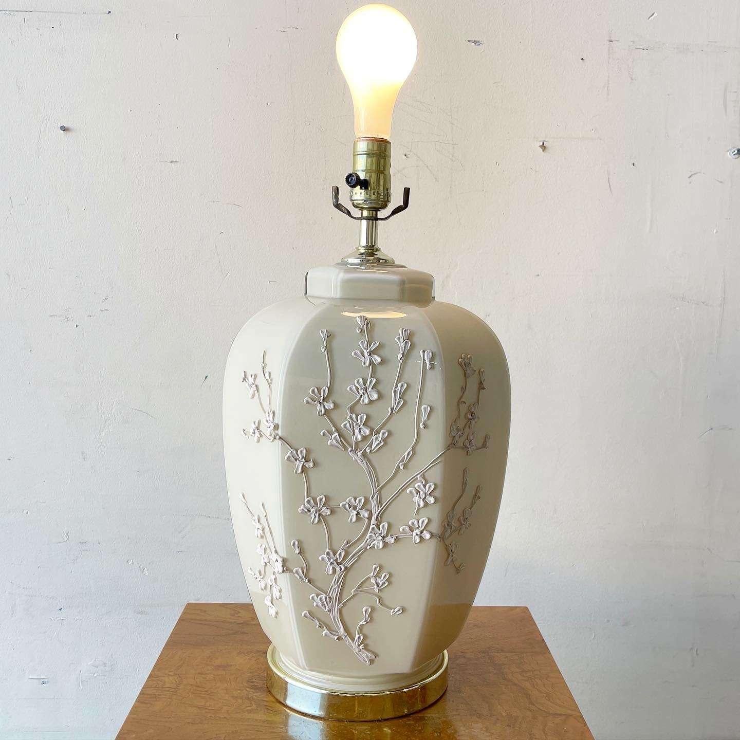 Postmodern Gold and Beige Enamel Flower Table Lamp In Good Condition For Sale In Delray Beach, FL