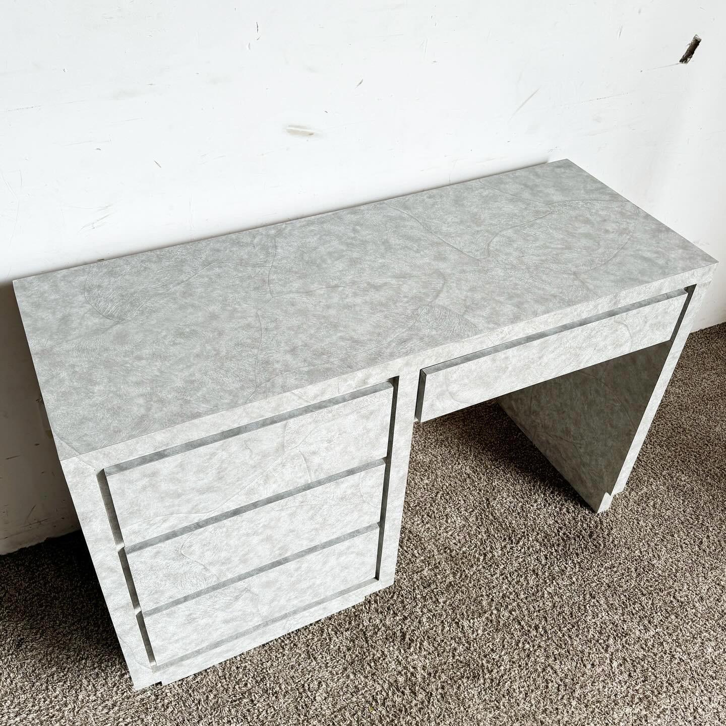 Postmoderner Schreibtisch aus grauem Laminat mit Kunststeinen und 4 Schubladen (amerikanisch) im Angebot