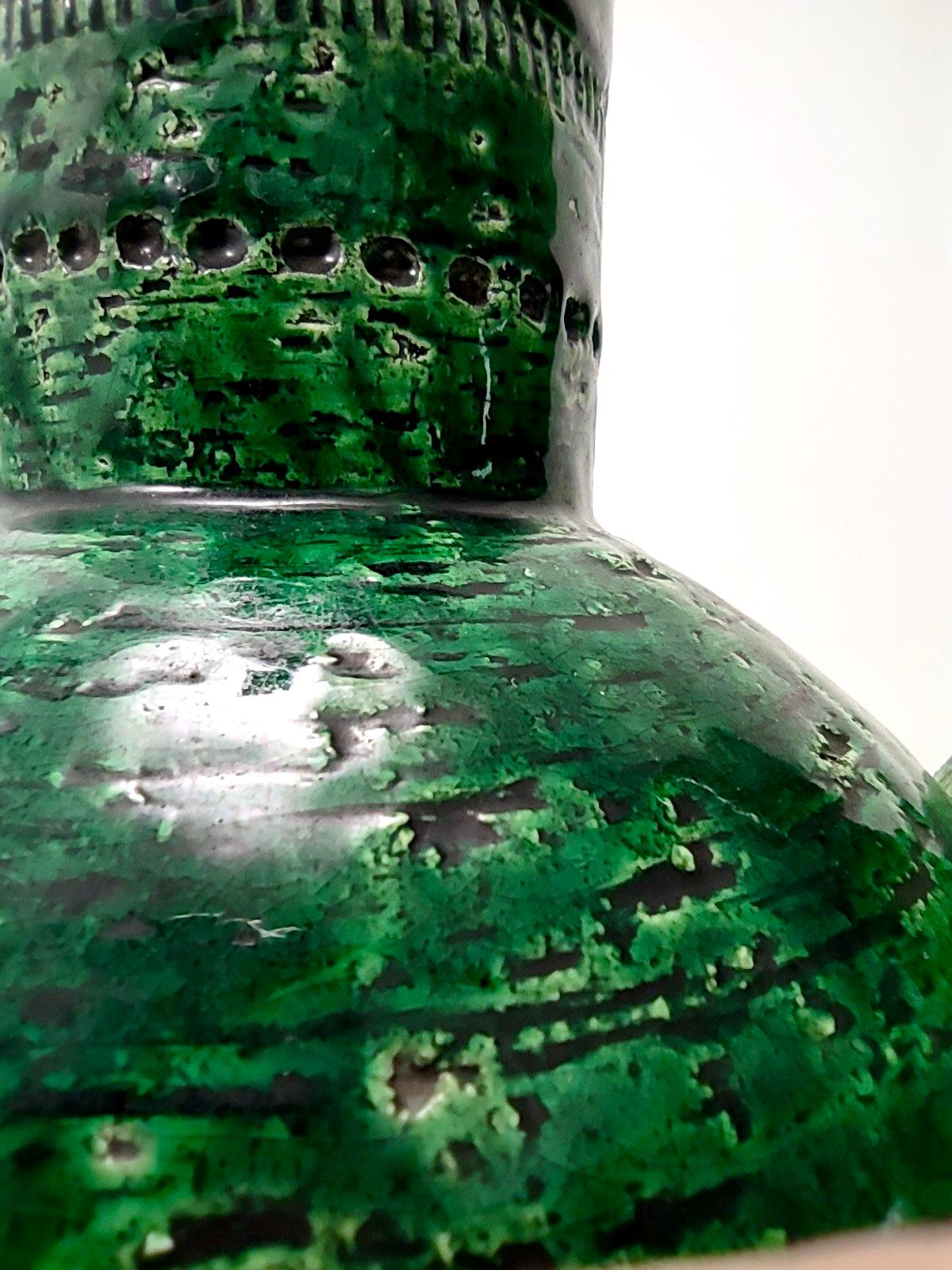 Postmodern Green Lacquered Ceramic Vase by Aldo Londi for Bitossi, Italy For Sale 4