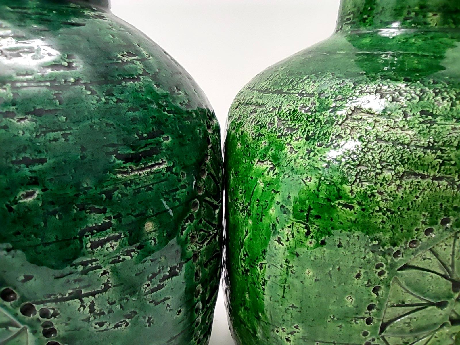 Postmodern Green Lacquered Ceramic Vase by Aldo Londi for Bitossi, Italy For Sale 2