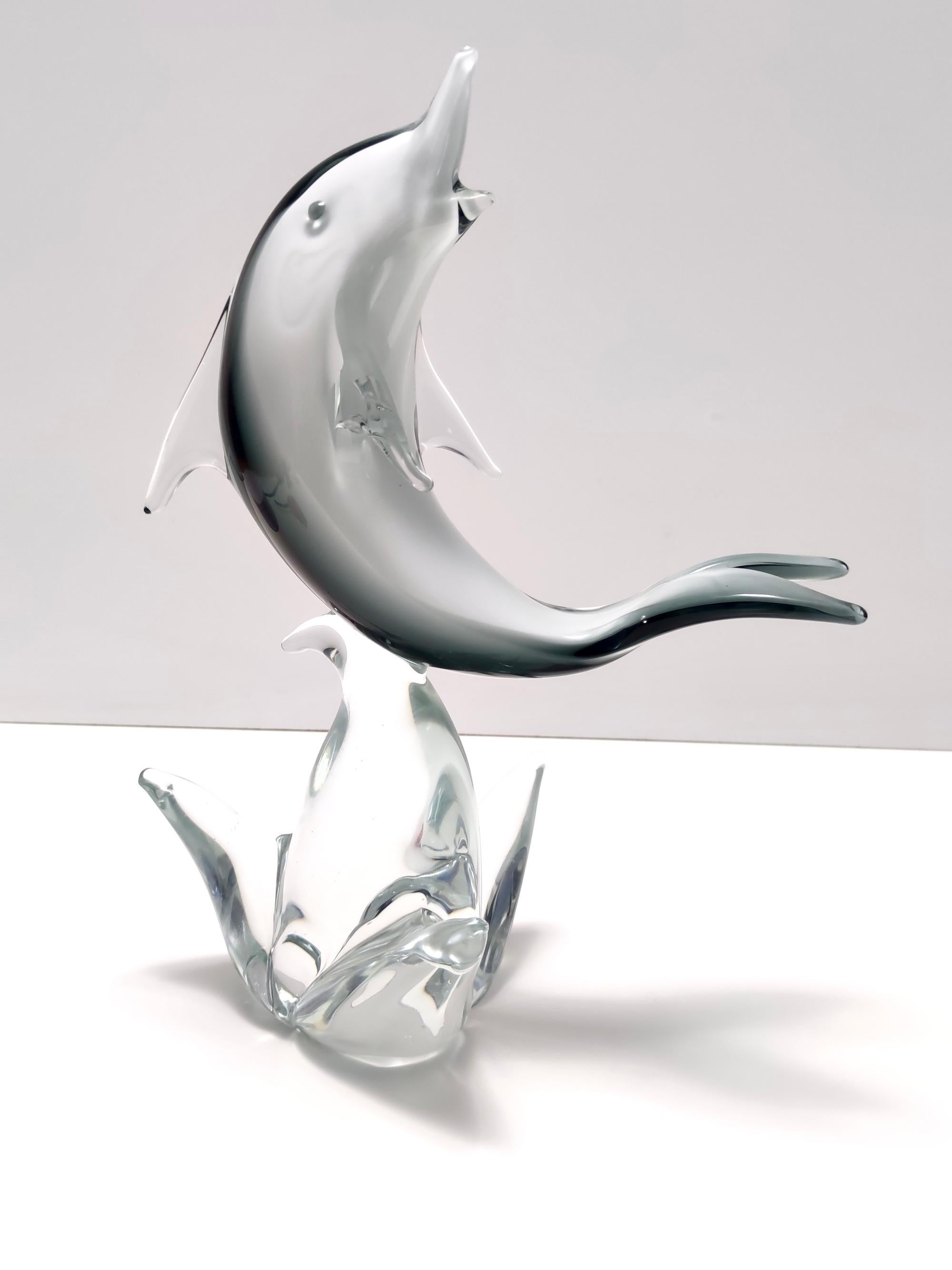 Postmodern Hand-Modeled Murano Glass Decorative Dolphin, Italy In Excellent Condition In Bresso, Lombardy