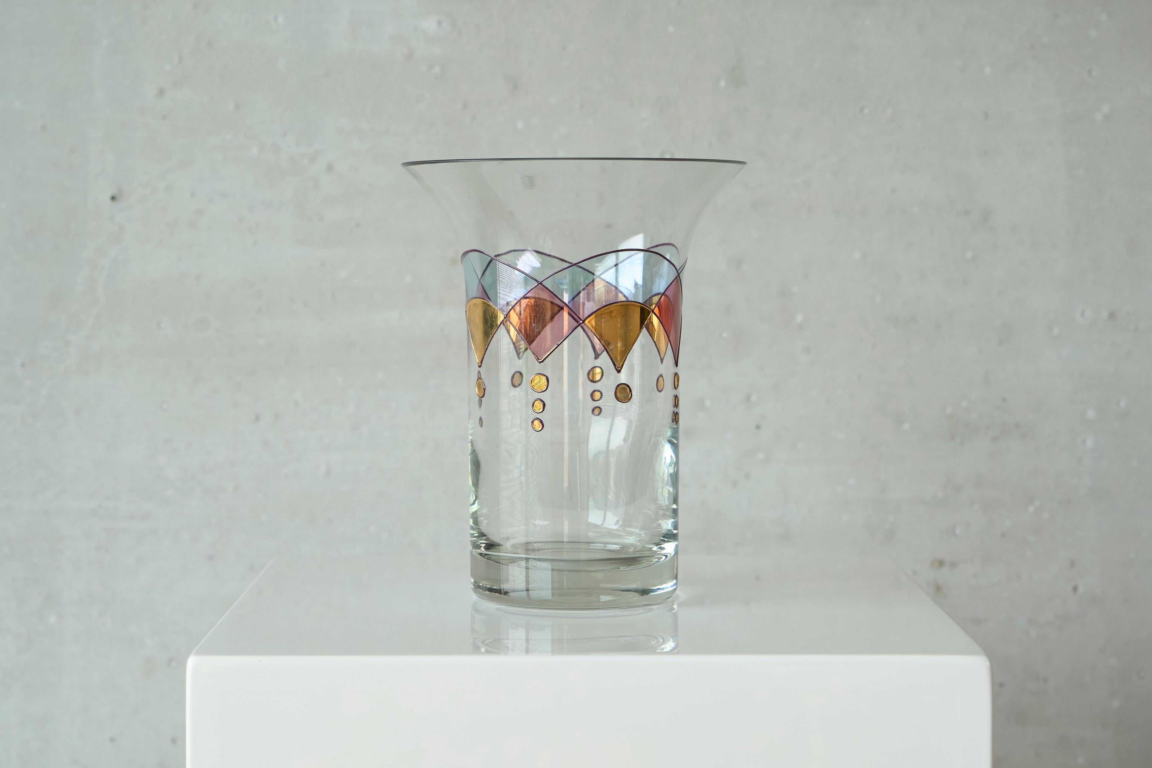 Vase postmoderne en verre d'art 