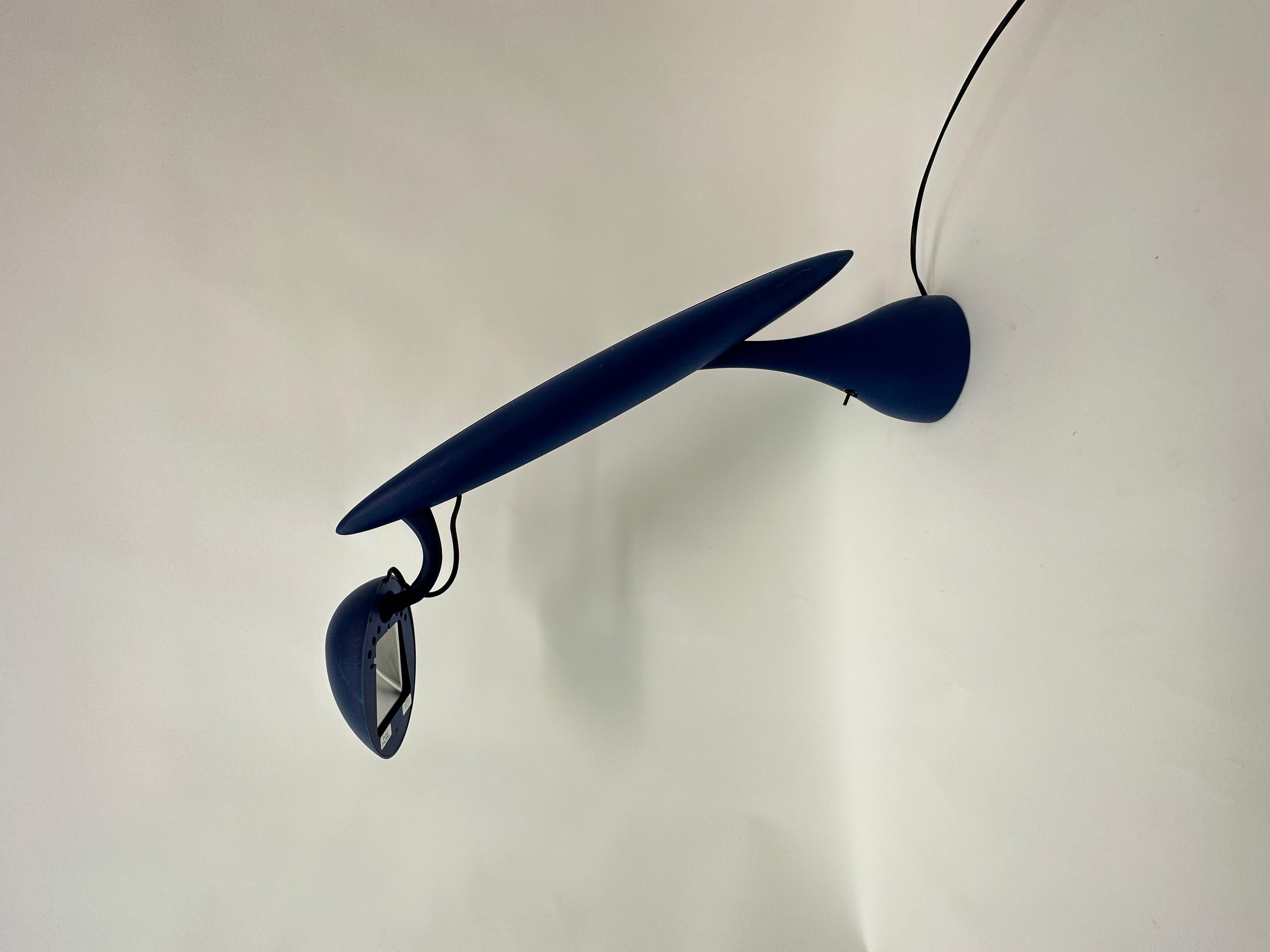 Postmoderne Lampe postmoderne bleu héron par Isao Hosoe pour Luxo, années 1980 en vente