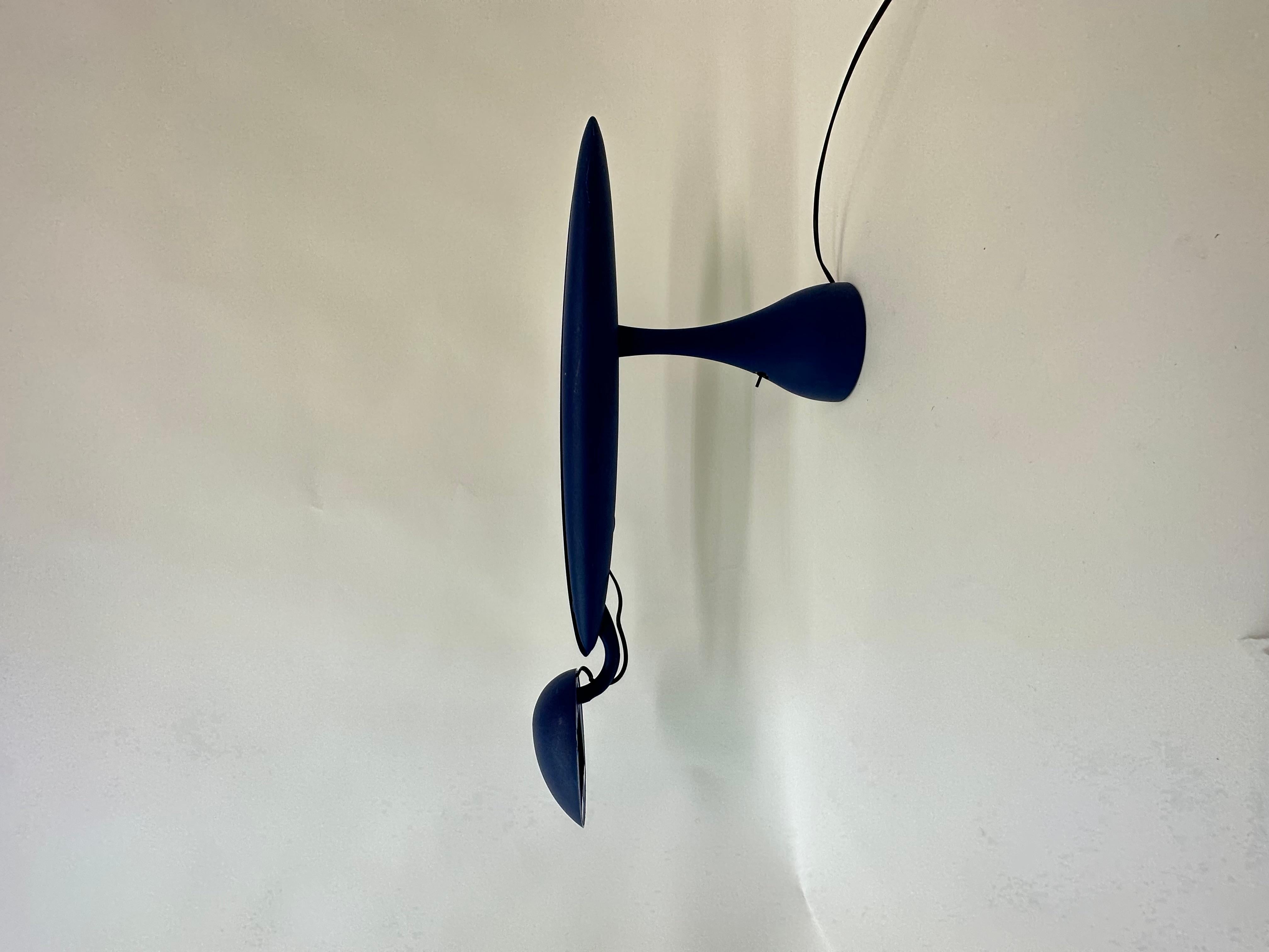 Postmodern Heron Blue Lamp by Isao Hosoe for Luxo, 1980s In Good Condition For Sale In Delft, NL