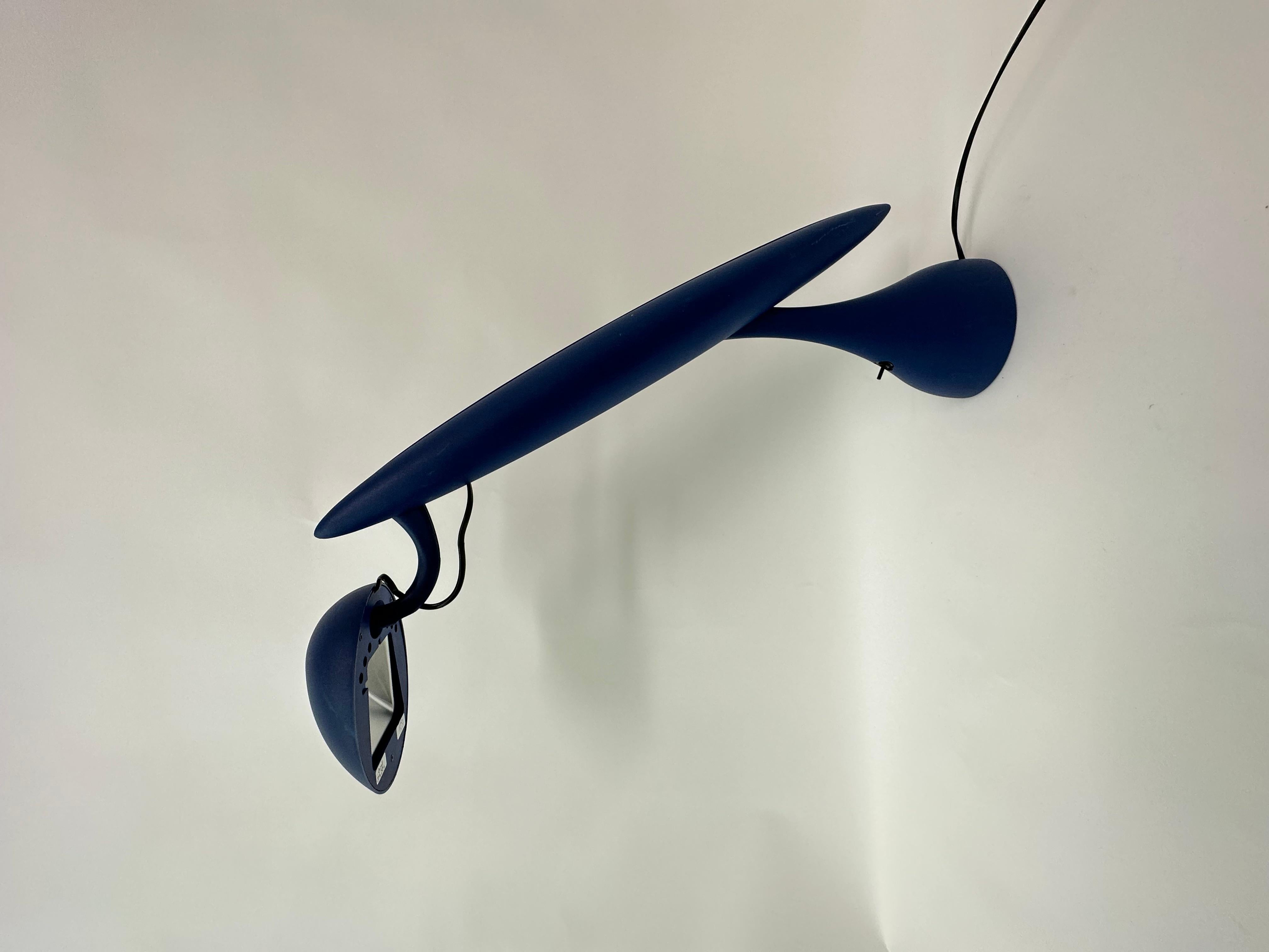 Lampe postmoderne bleu héron par Isao Hosoe pour Luxo, années 1980 en vente 1