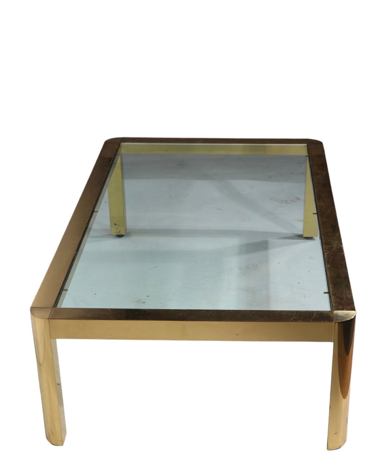 Postmodern Hollywood Regency Brass and Glass Coffee Table Made in Italy c 1970's For Sale 1
