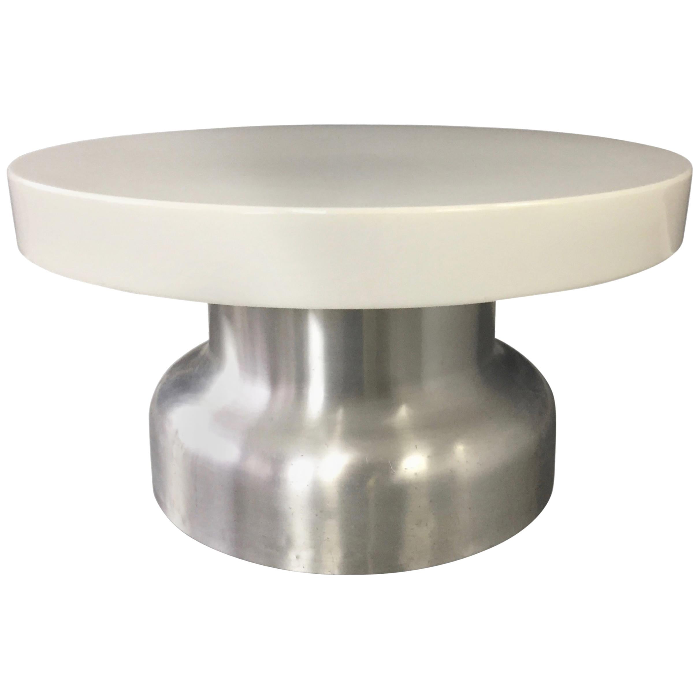 1970 Tavolino industriale illuminato in alluminio spazzolato e acrilico Mid Century in vendita