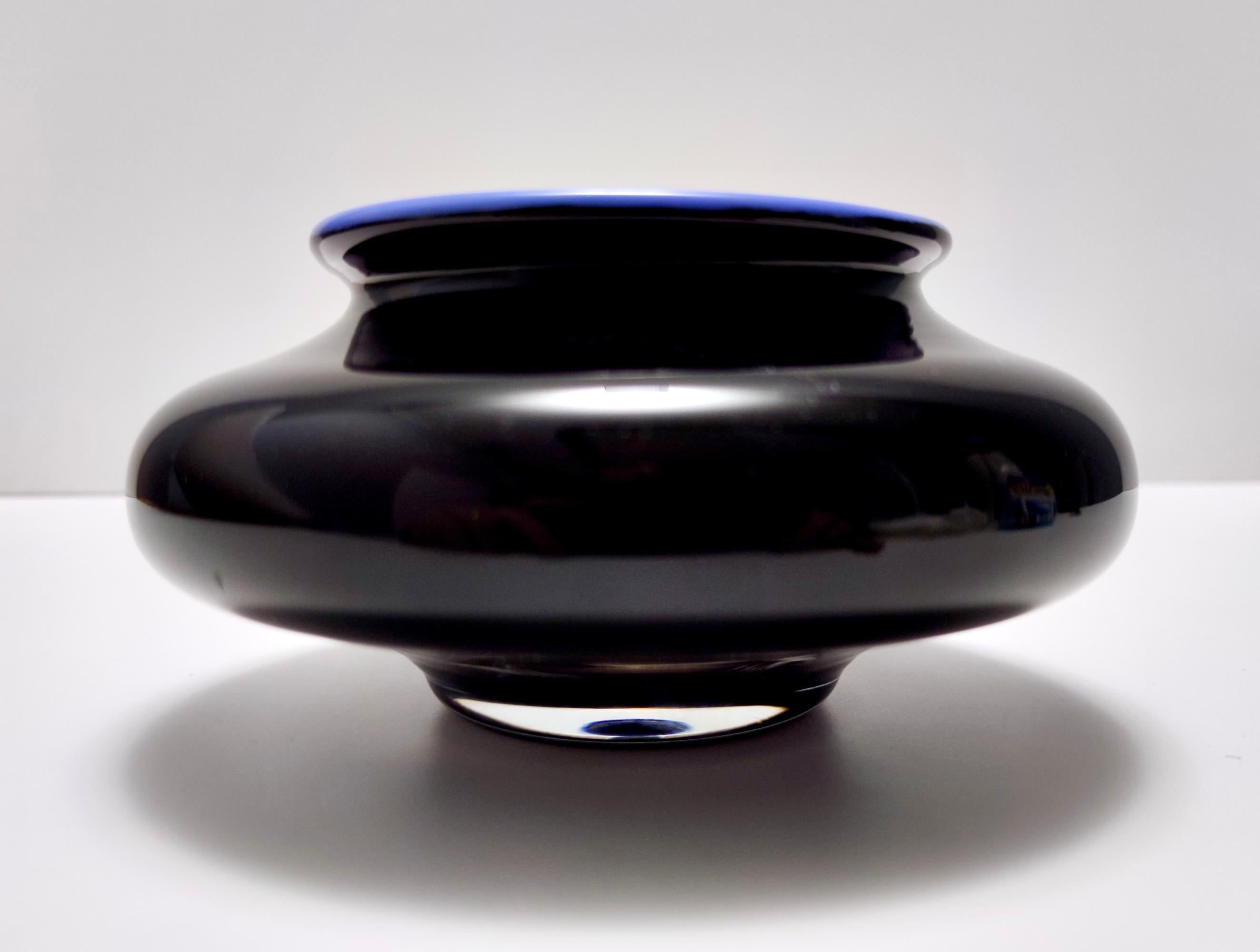 Italian Postmodern Iridescent Black and Cornflower Blue Cased Glass Vase, Italy For Sale