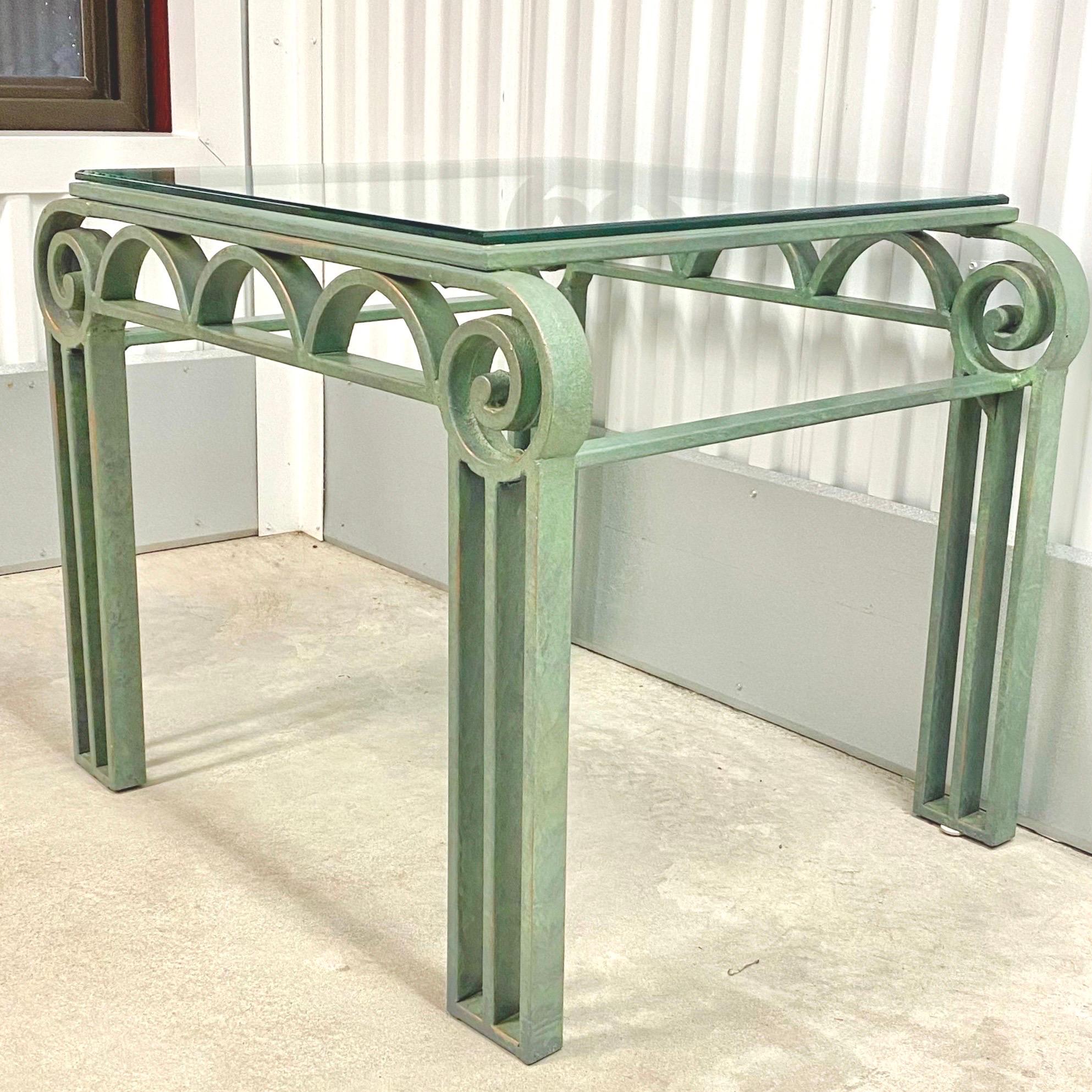 Postmodern Iron Column Side Table with Glass Top In Good Condition In Westfield, NJ