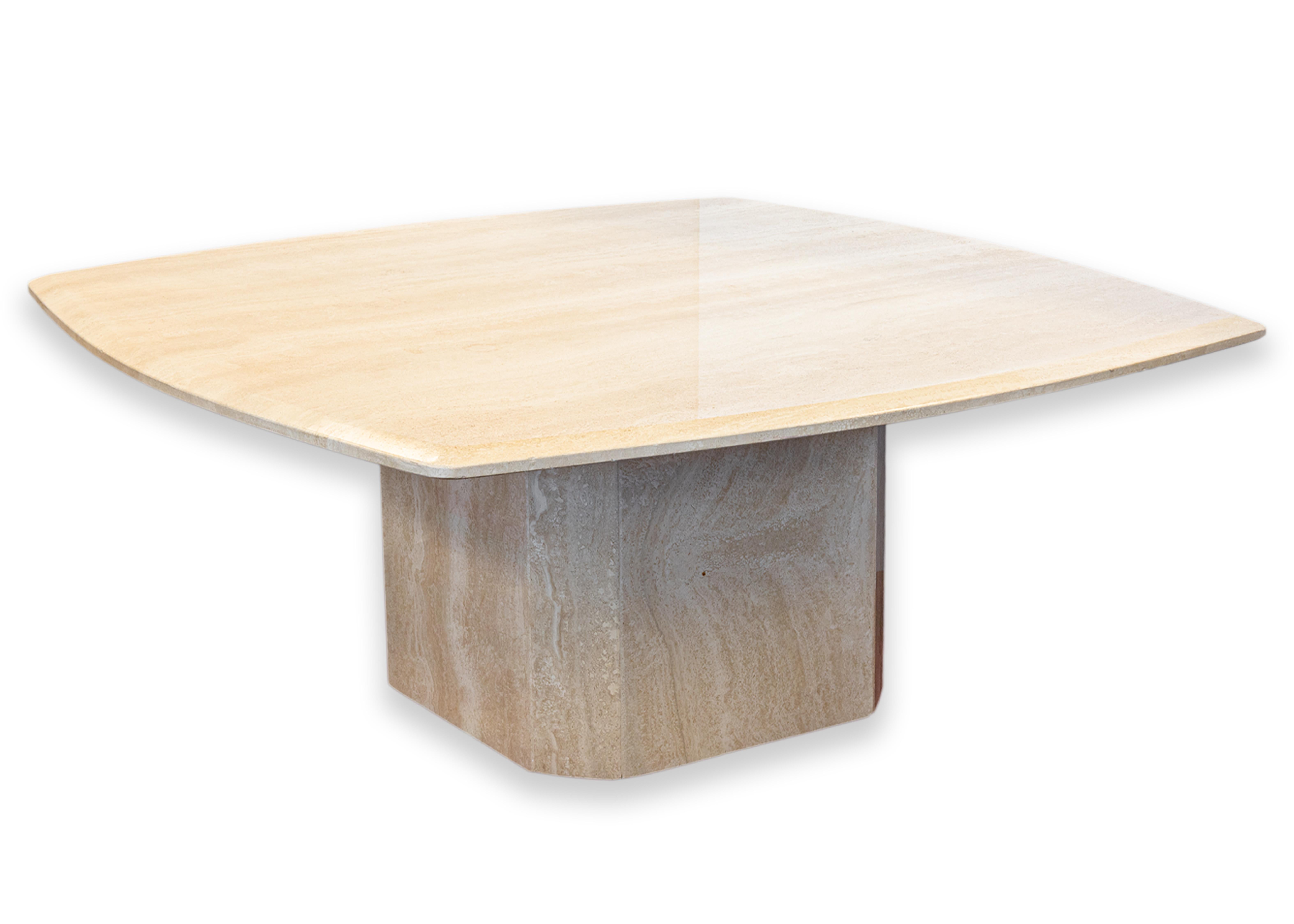 Postmodern Italian 1980s Beige Travertine Marble Rounded Square Coffee Table For Sale 2