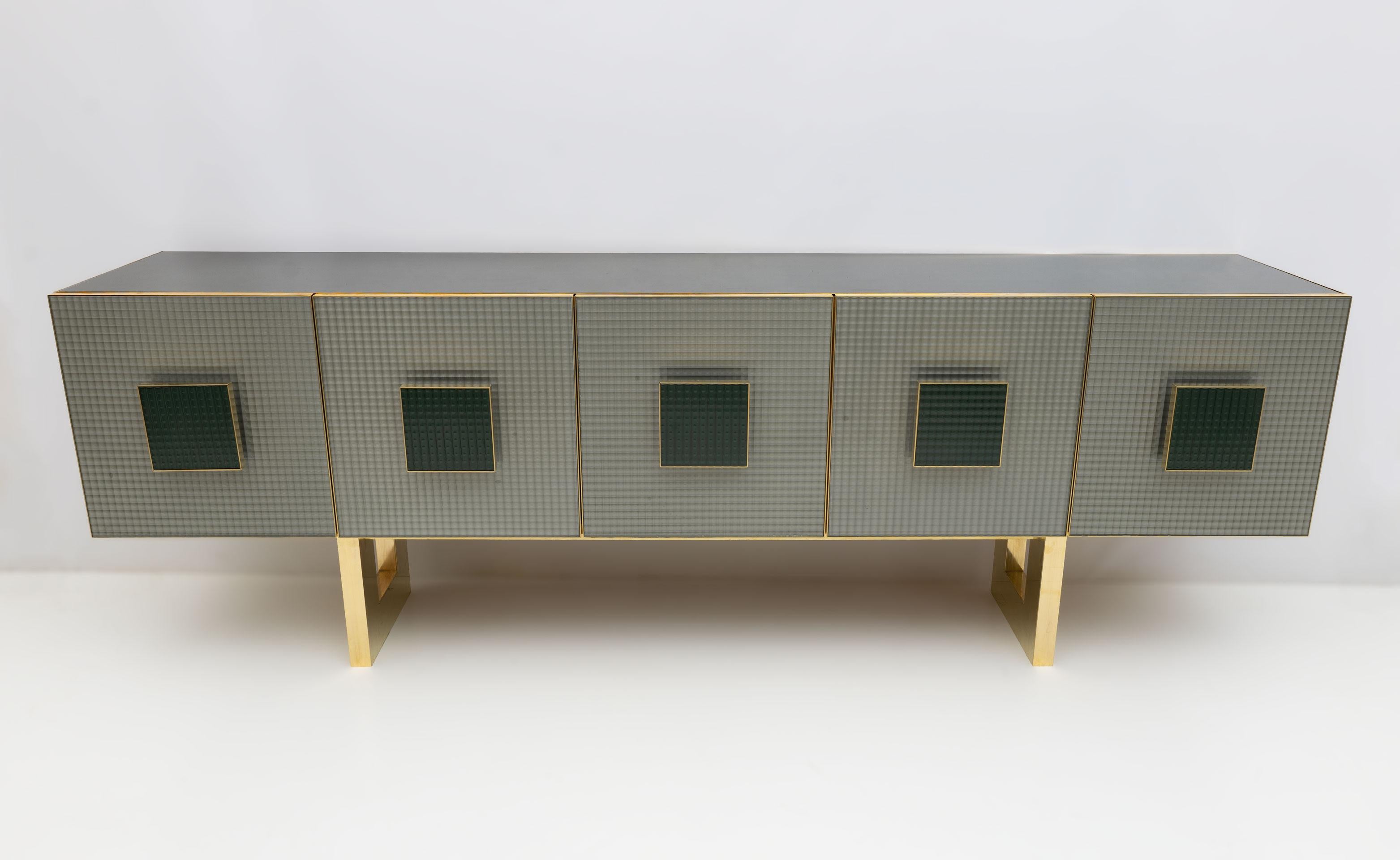Postmodern Italian Bar Sideboard Colored Glass and Brass, 1980s In Good Condition For Sale In Puglia, Puglia