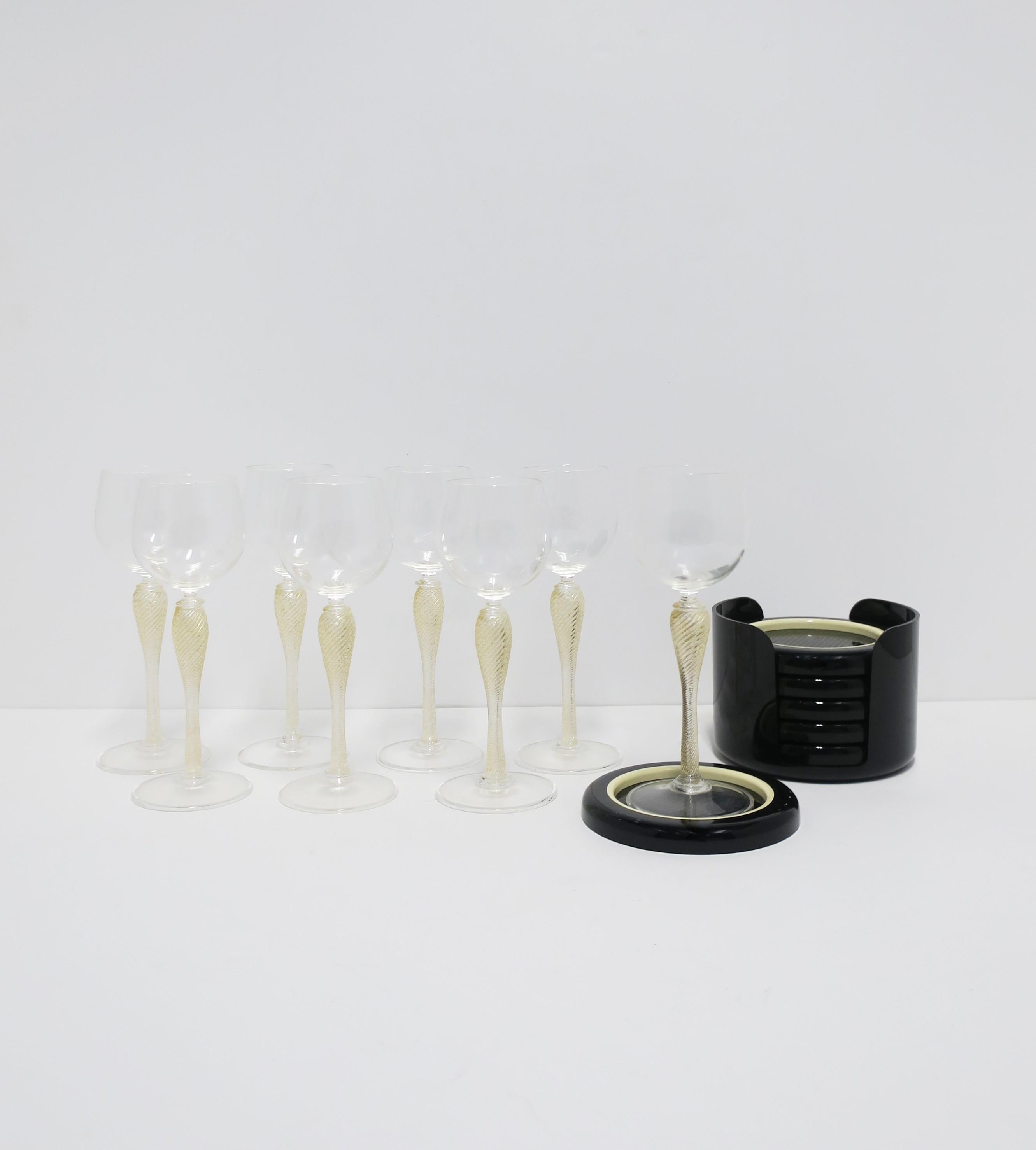 Des sous-verres à cocktail ou à boire postmodernes italiens noirs et blancs, années 1980, ensemble 6 en vente 2
