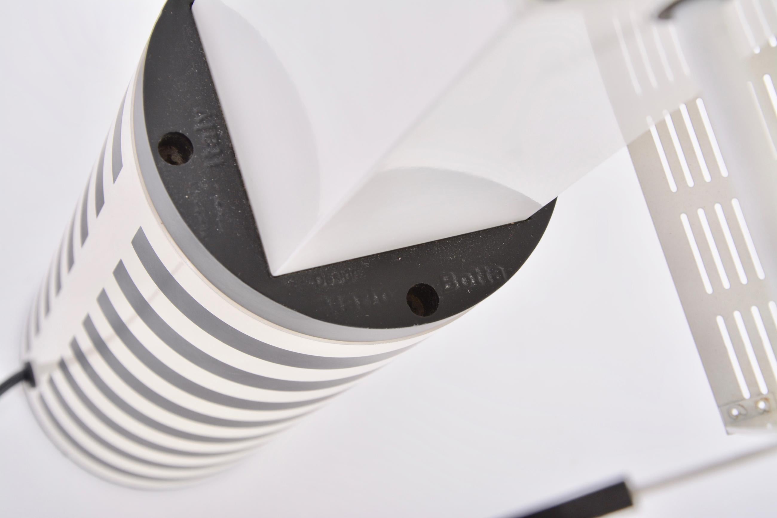 Lampe de table italienne postmoderne noire et blanche 'Shogun' de Mario Botta  en vente 8