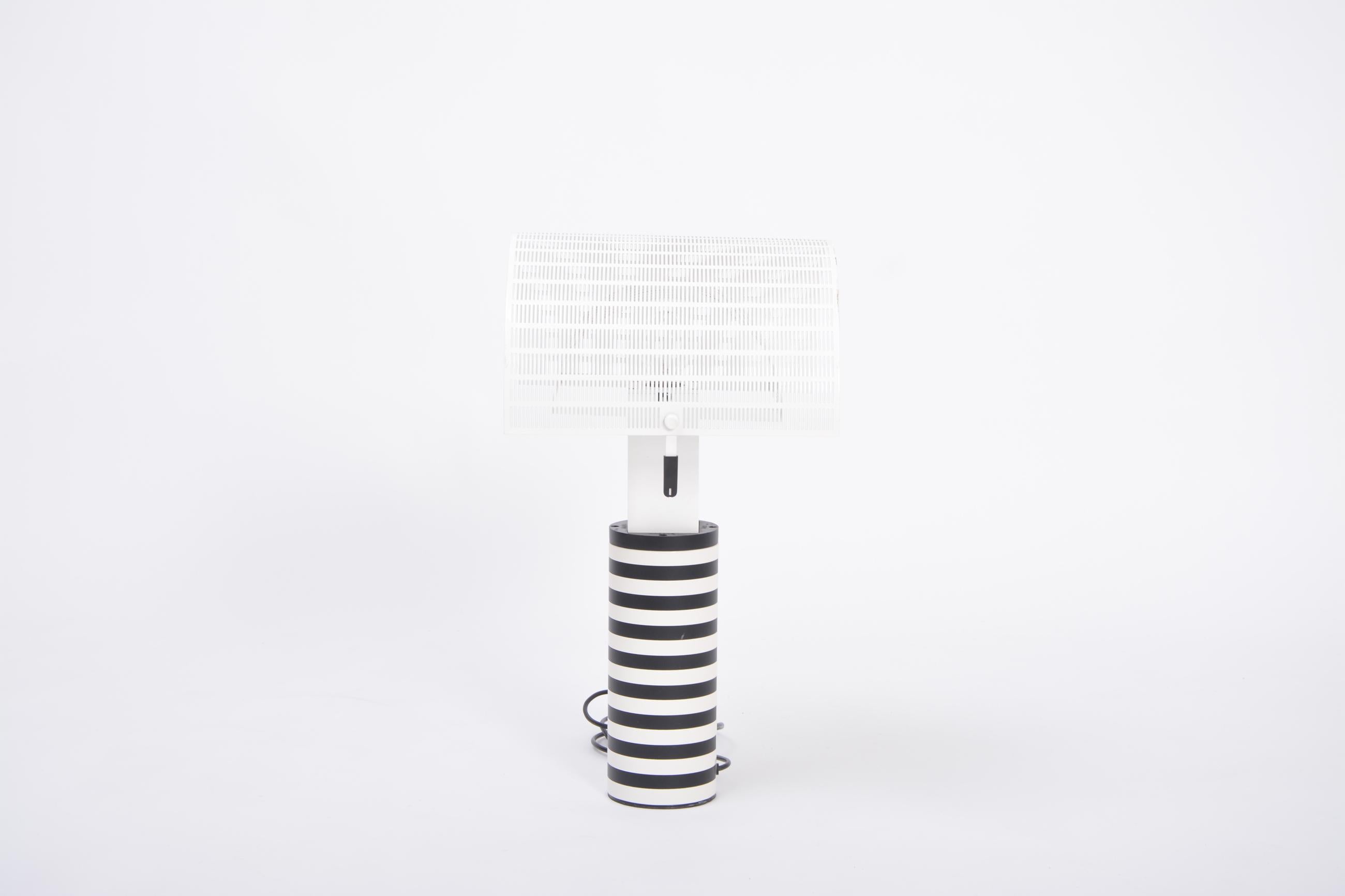 Lampe de table italienne postmoderne noire et blanche 'Shogun' de Mario Botta  en vente 3