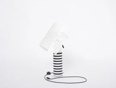 Lampe de table italienne postmoderne noire et blanche 'Shogun' de Mario Botta