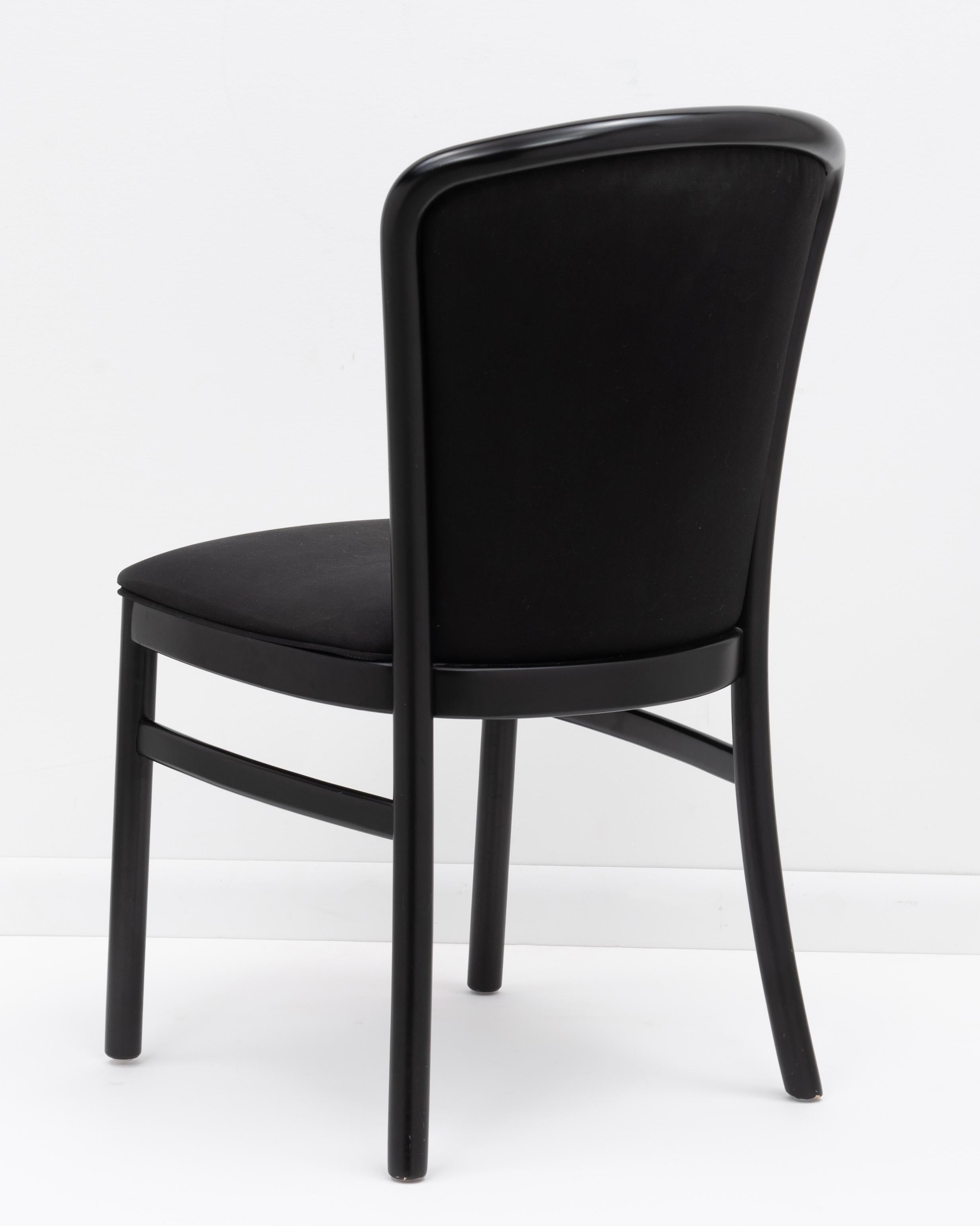 Chaises de salle à manger postmodernes italiennes en laque noire Tonon Ello - un ensemble de dix en vente 2