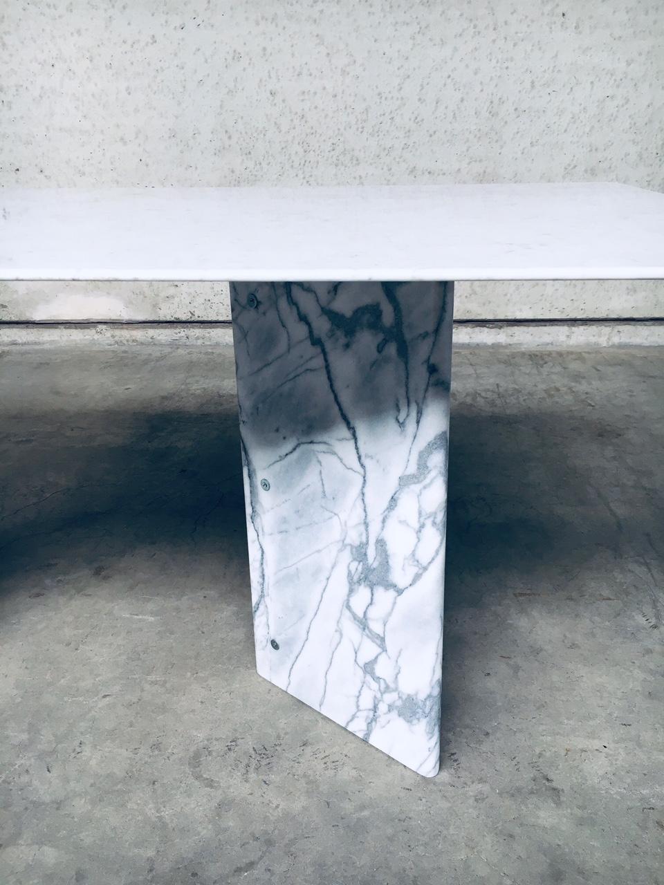 Postmodern Italian Design Carrara Marble Dining Table 1970's For Sale 5